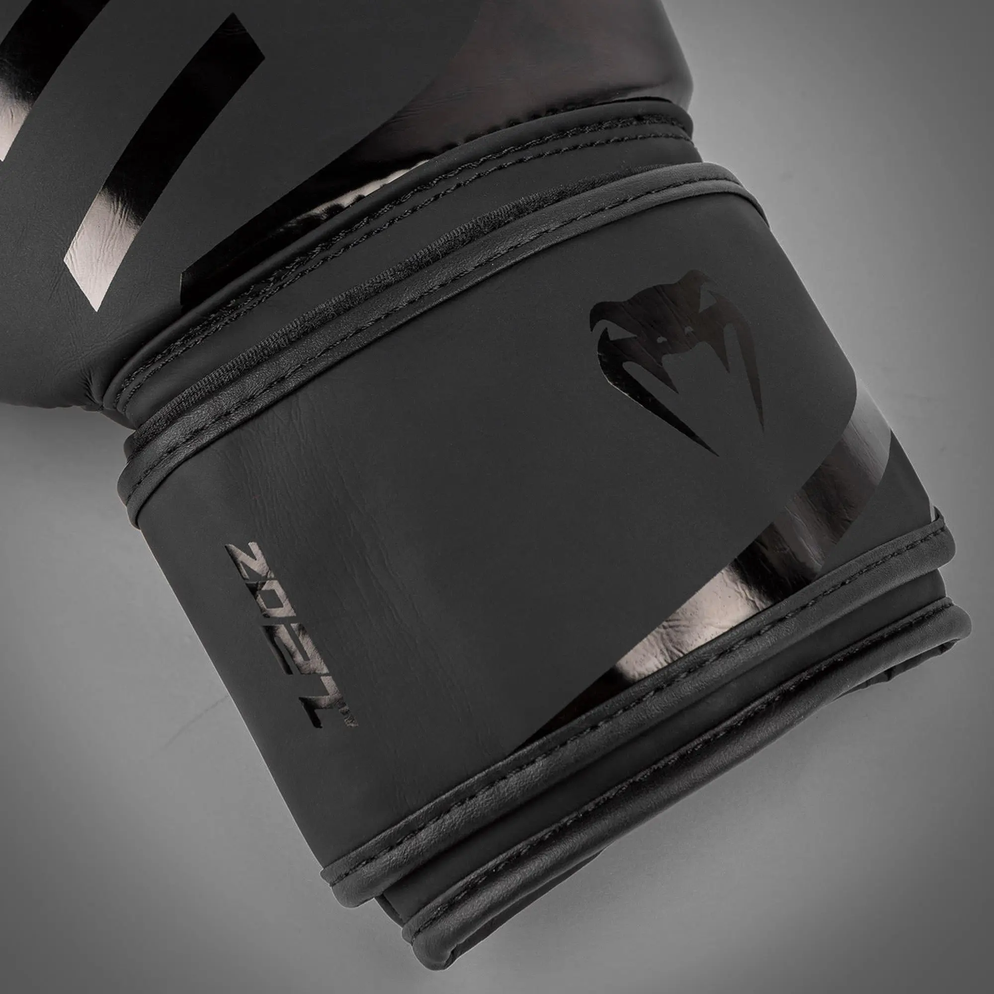 Venum Challenger 3.0 Shockwave Boxing Gloves - Black таг