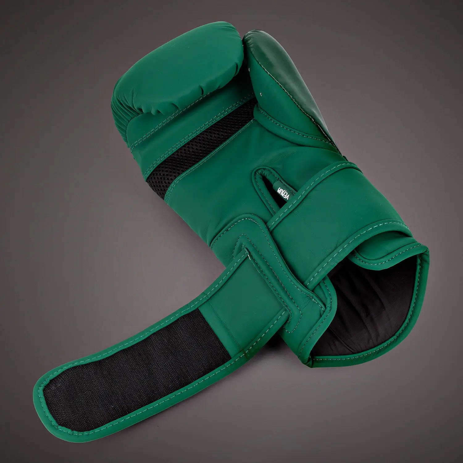 Venum Challenger 4.0 Boxing Gloves - Army Green, отворена предпазна лента