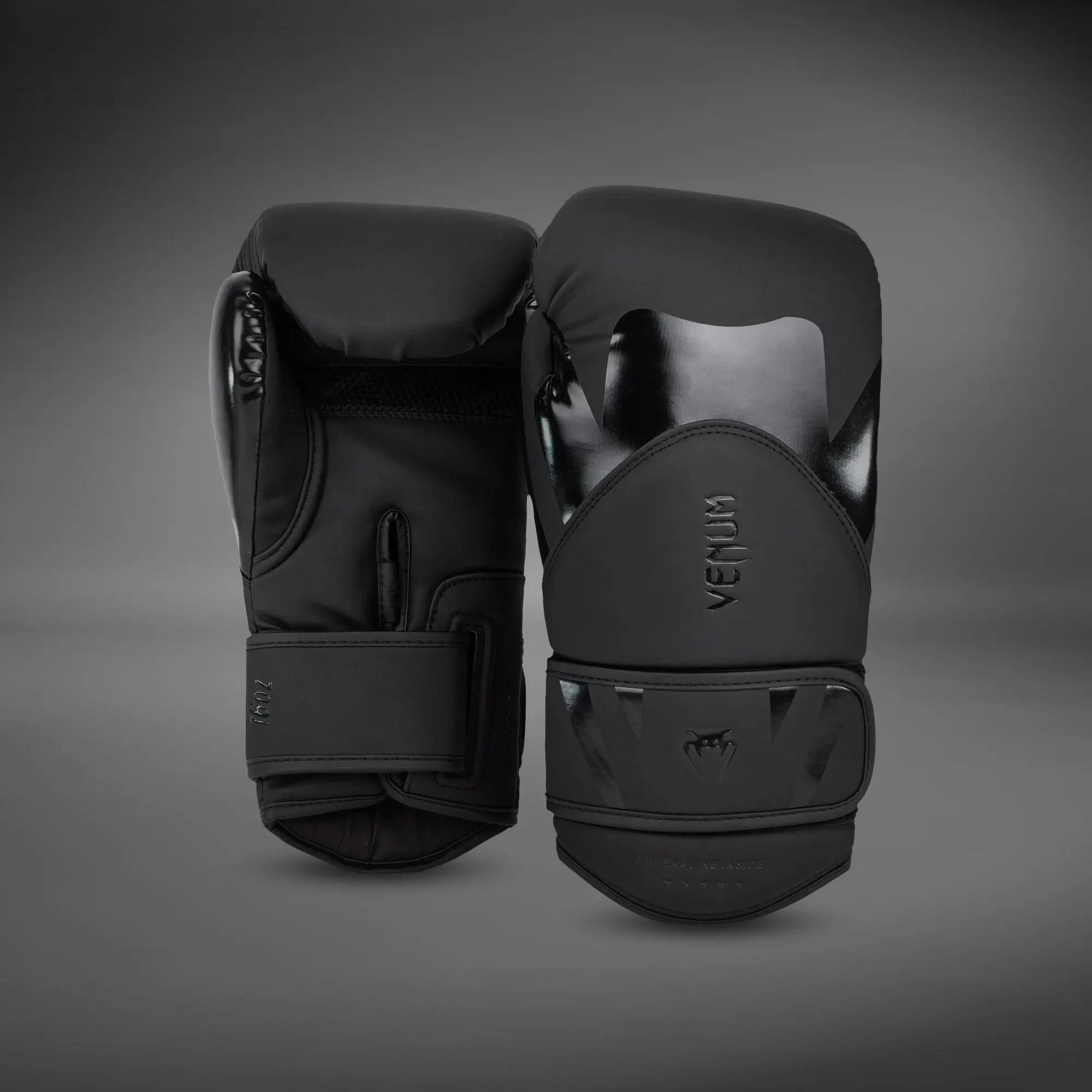Venum Challenger 4.0 Boxing Gloves - Black/Black страничен изглед