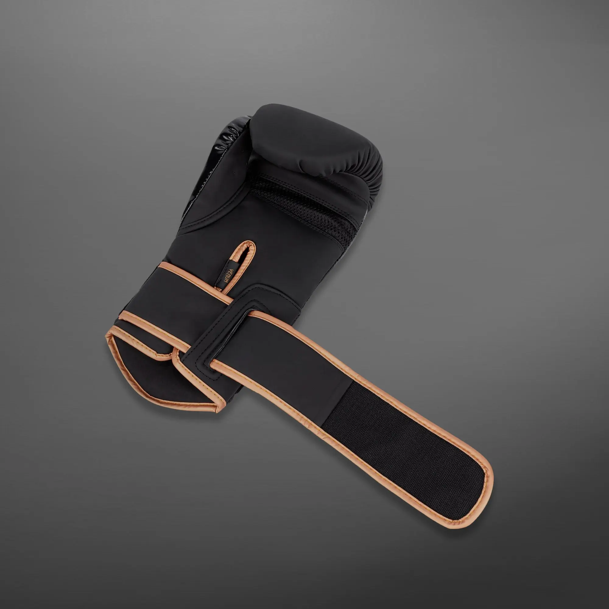 Venum Challenger 4.0 Boxing Gloves - Black/Bronze изглед отгоре