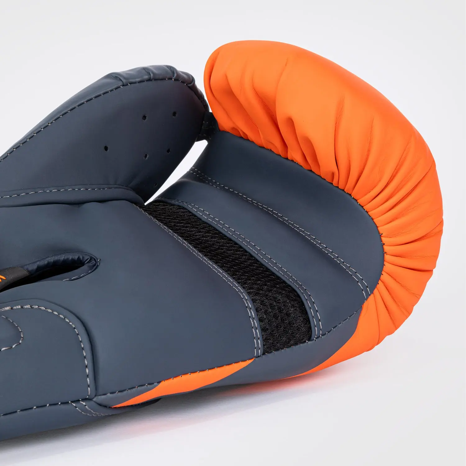 Venum Challenger 4.0 Boxing Gloves - Orange/Navy Blue, детайлен изглед на предната част