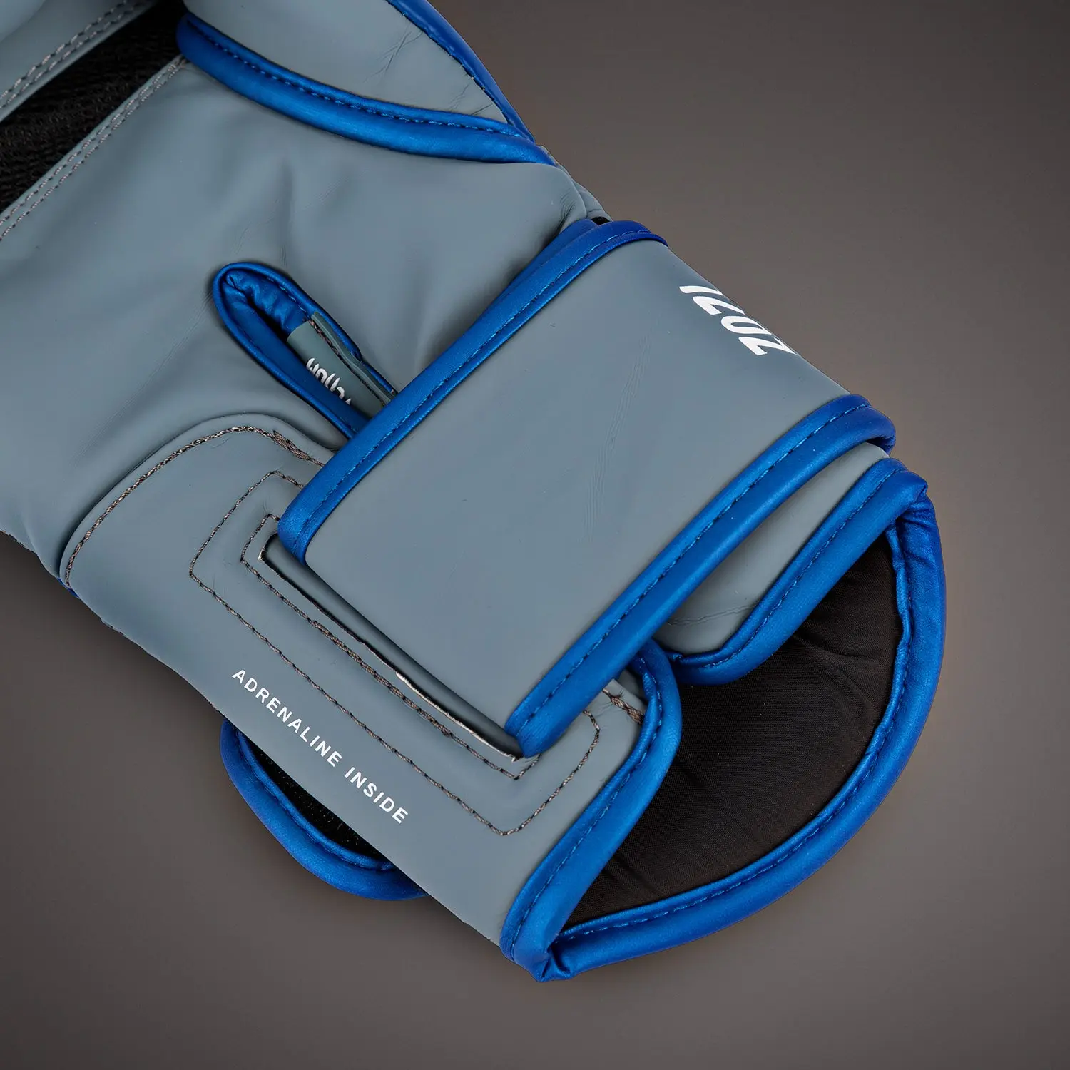 Venum Challenger 4.0 Boxing Gloves - Pebble Grey етикет 12oz