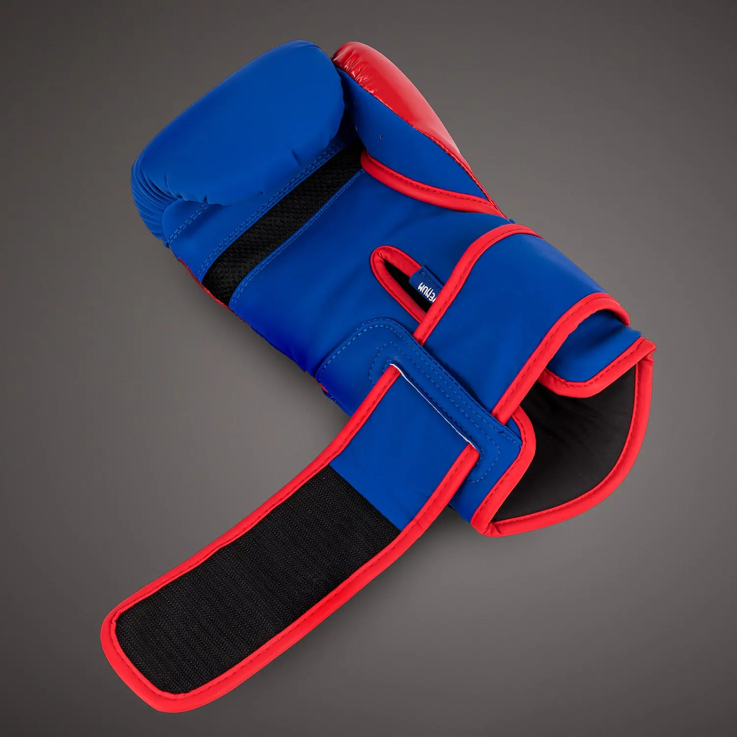 Venum Challenger 4.0 Boxing Gloves - Royal Blue, страница с велкро