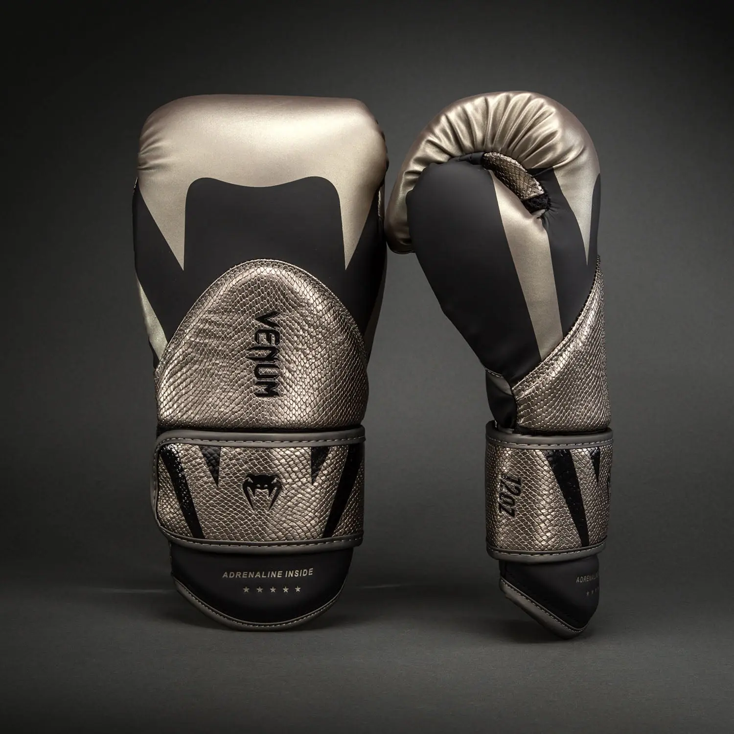 Venum Challenger 4.0 Scales Boxing Gloves - Silver/Black, заден изглед
