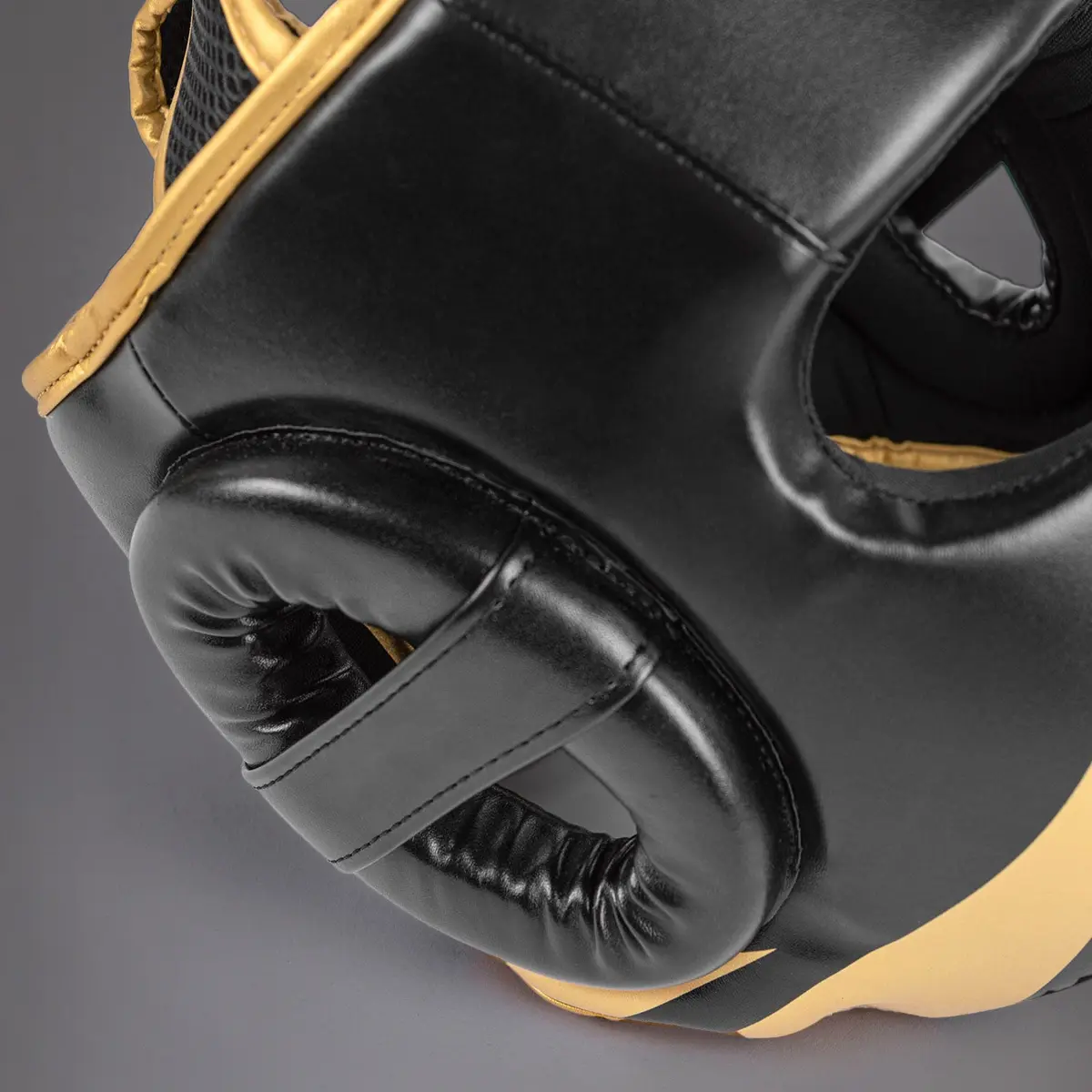 Venum Challenger Headgear - Black/Gold детайл защита