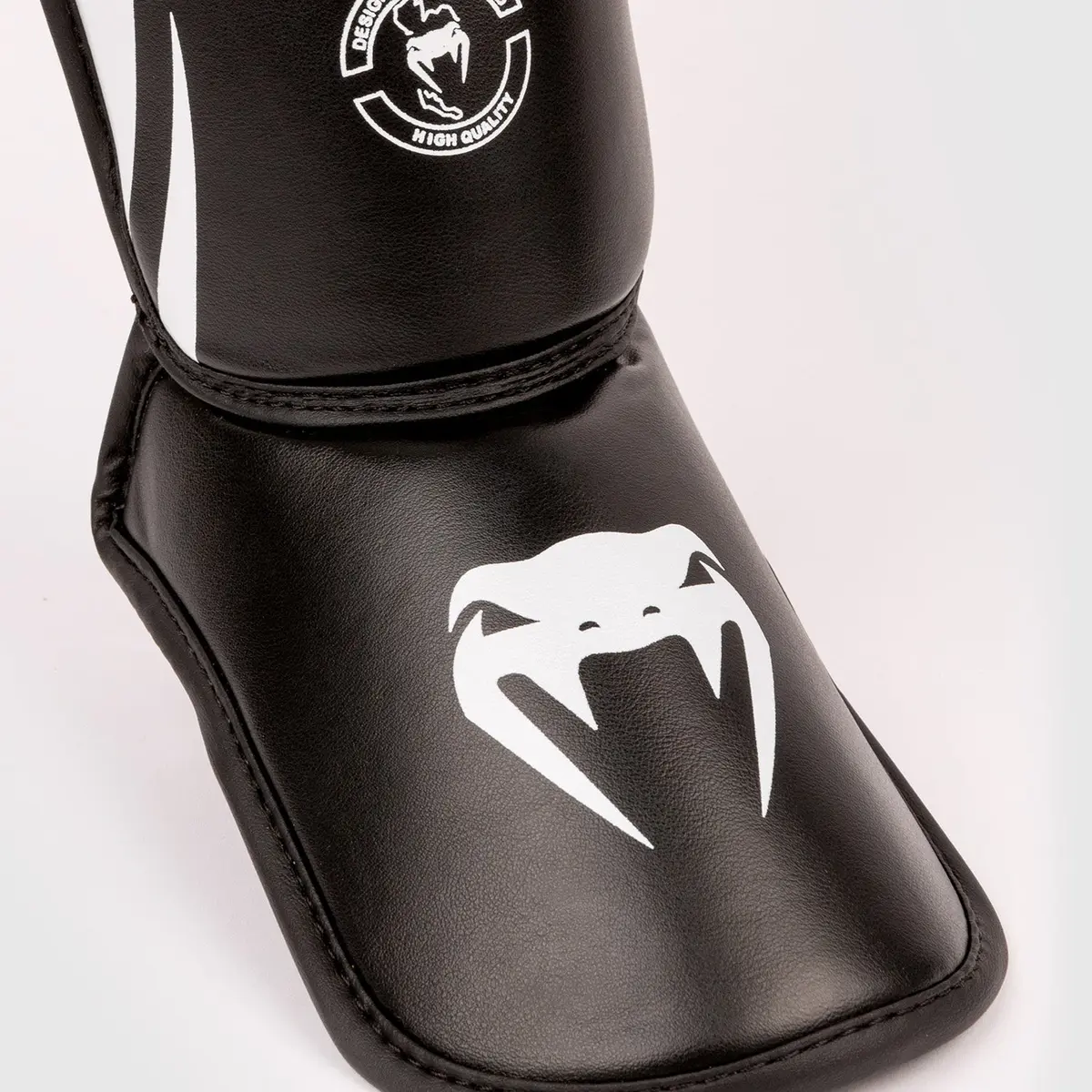 Venum Challenger Kids Shin Guards - Black/White детайл