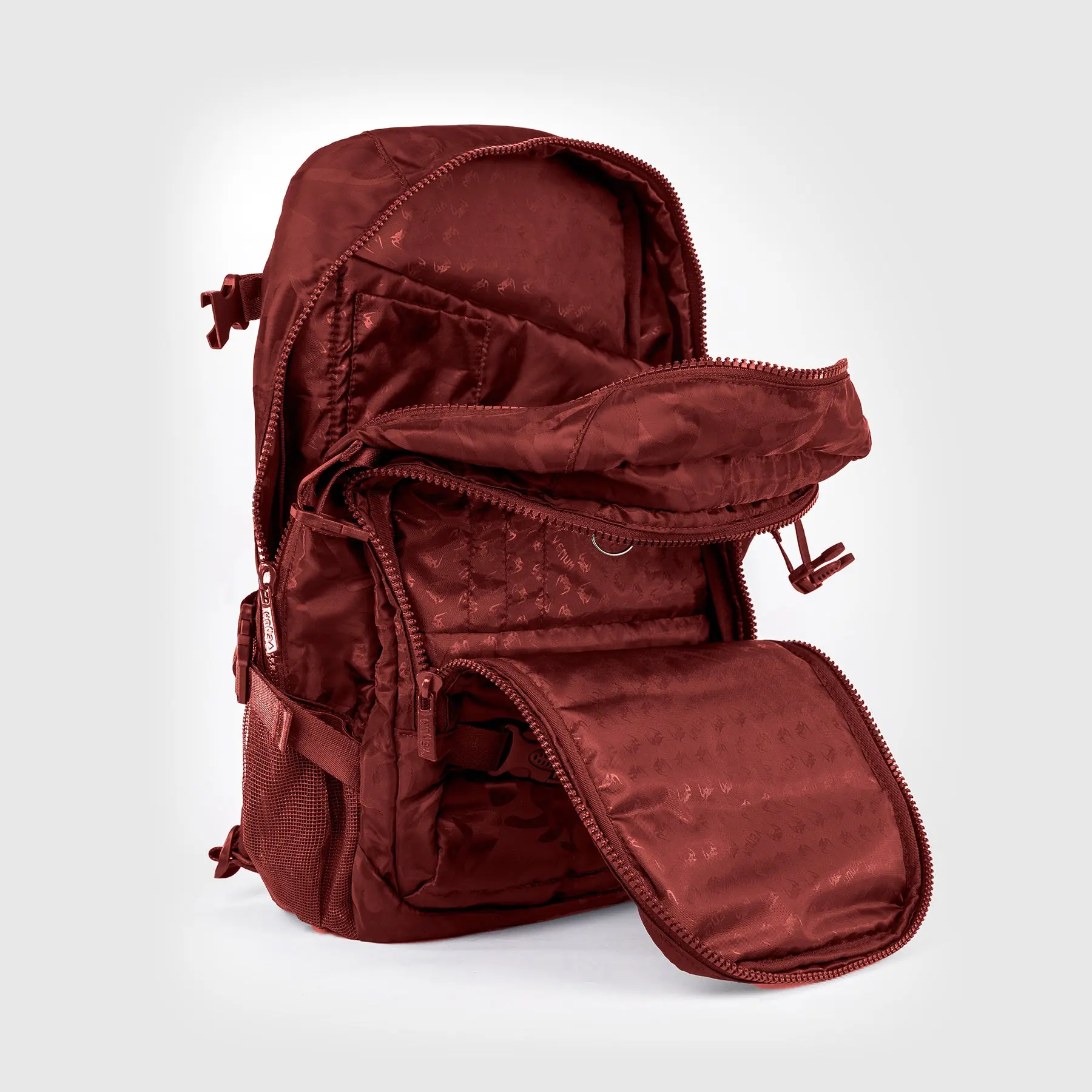 Venum Challenger Pro BackPack (20-25L) - Camo/Burgundy отворен отпред