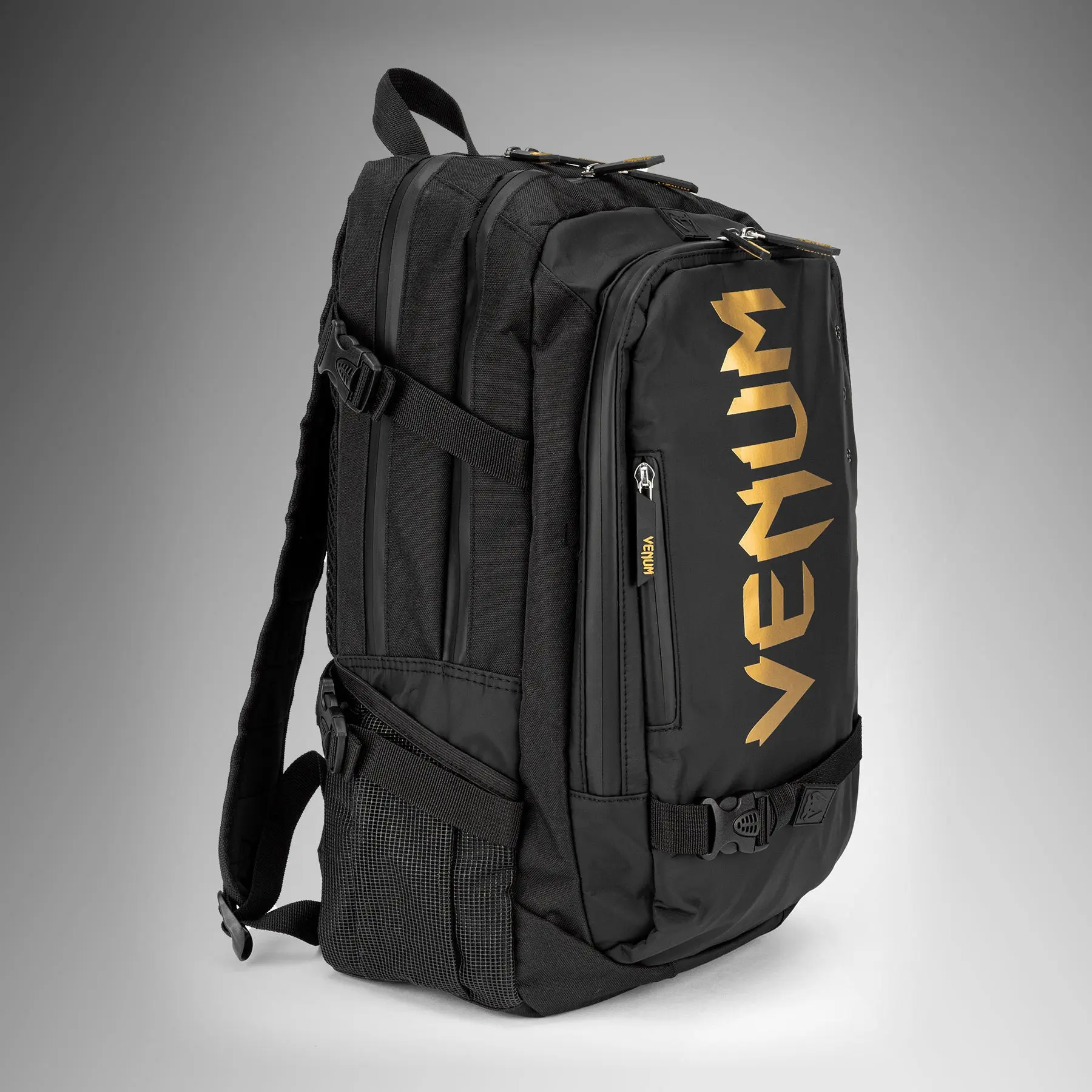 Venum Challenger Pro Evo BackPack (20-25L) - Black/Gold страничен изглед