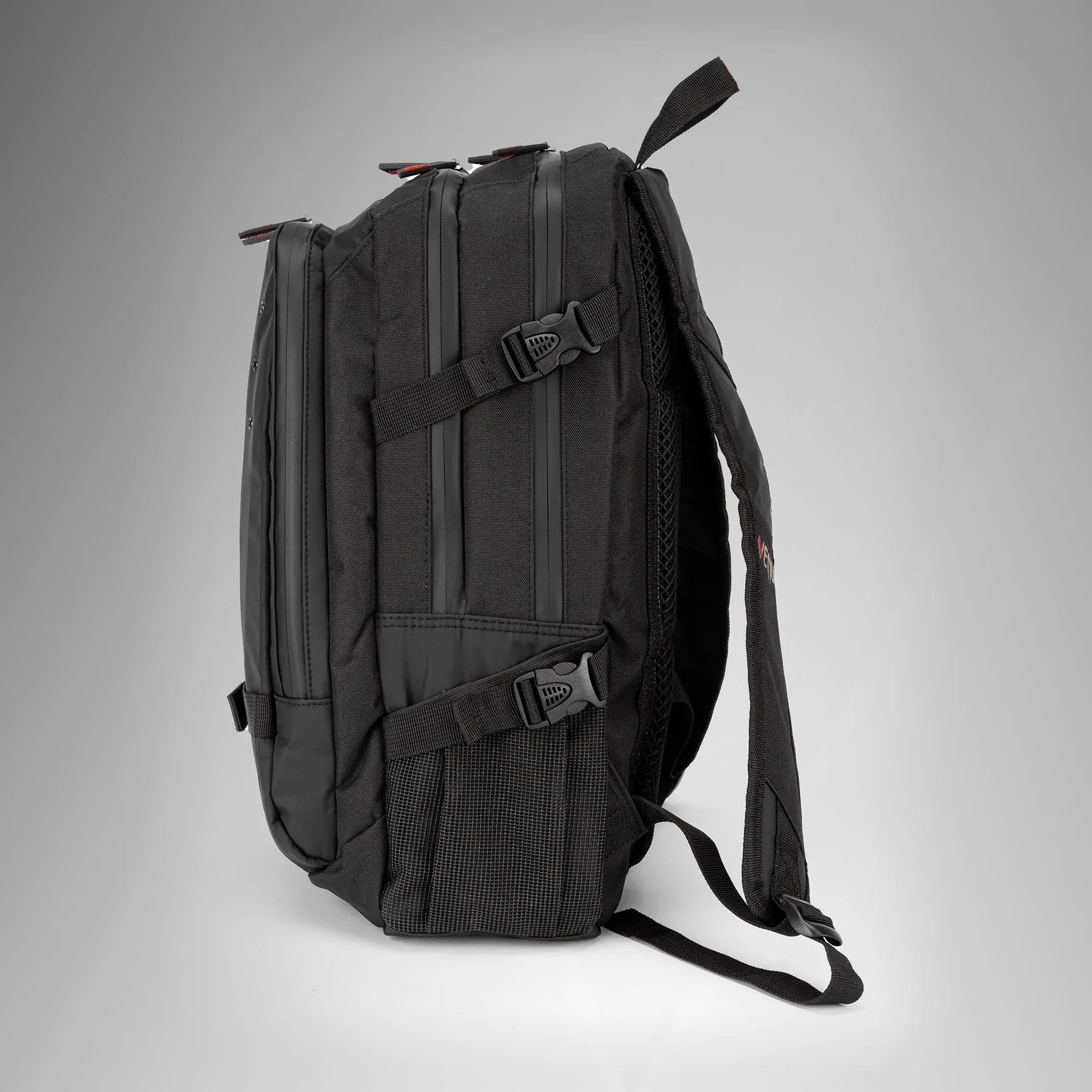 Venum Challenger Pro Evo BackPack (20-25L) - Black/Red, страничен изглед