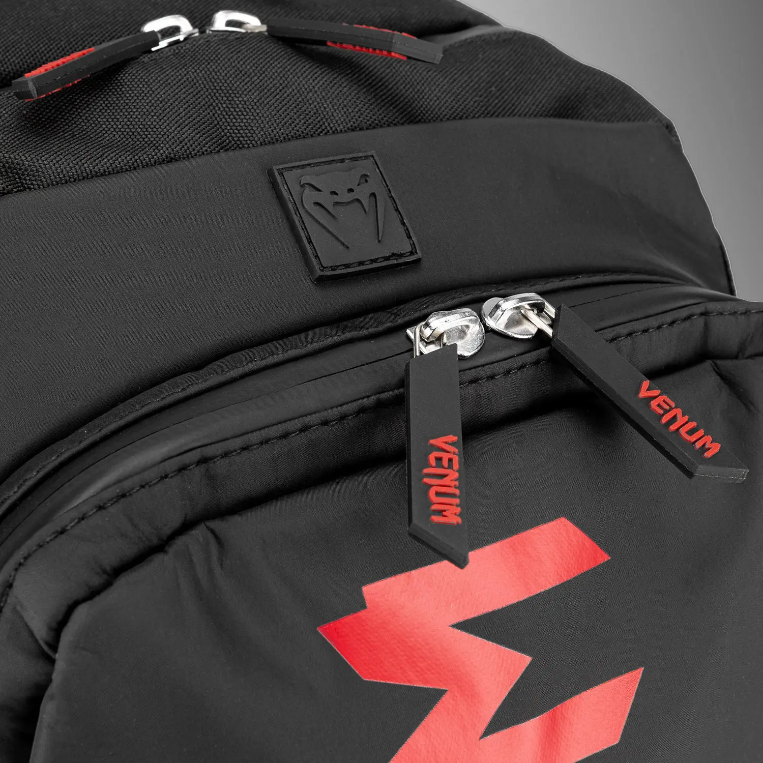 Venum Challenger Pro Evo BackPack (20-25L) - Black/Red, ципове и лого