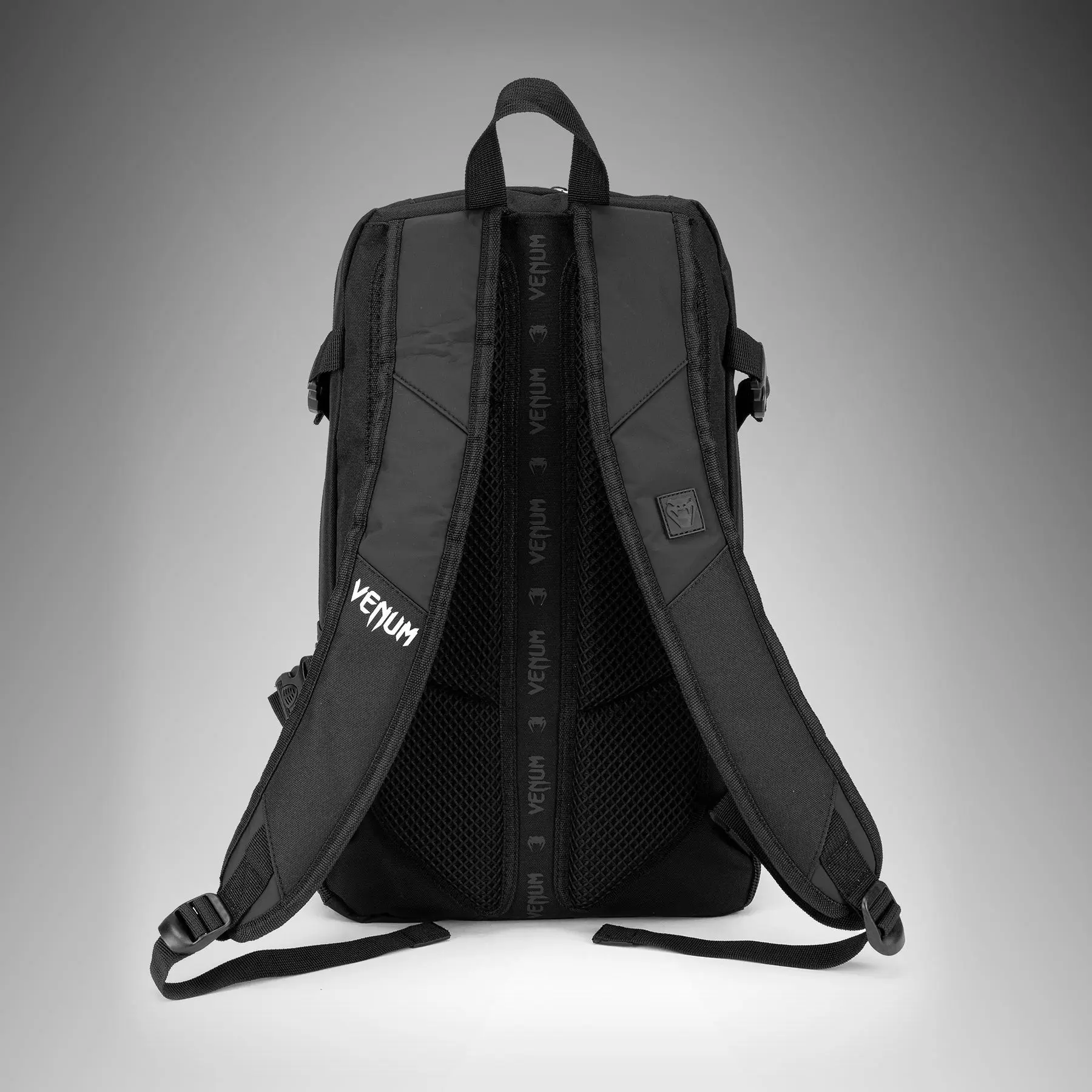 Venum Challenger Pro Evo BackPack (20-25L) - Black/White, заден изглед