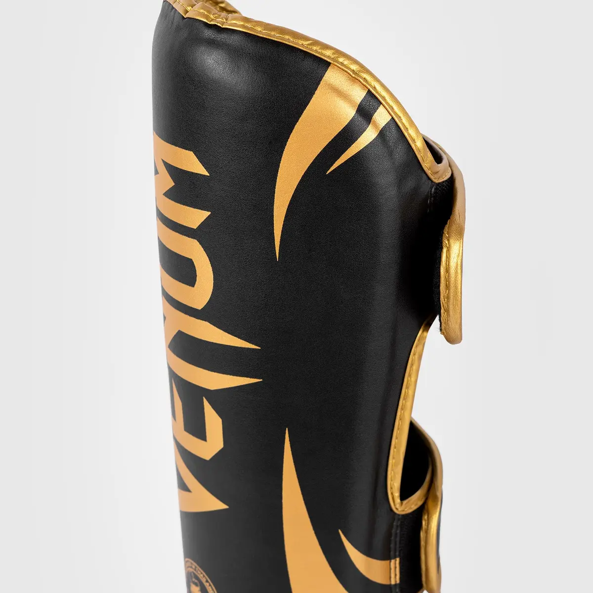 Venum Challenger Standup Shin Guards - Black/Gold страничен изглед