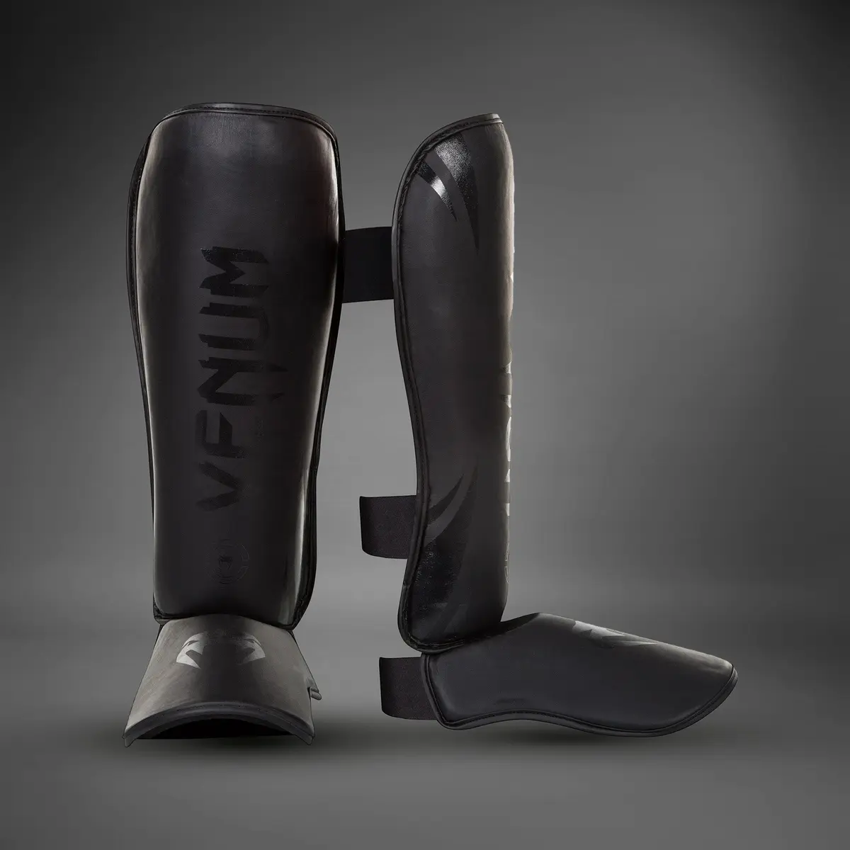 Venum Challenger Standup Shin Guards - Matte/Black преден изглед