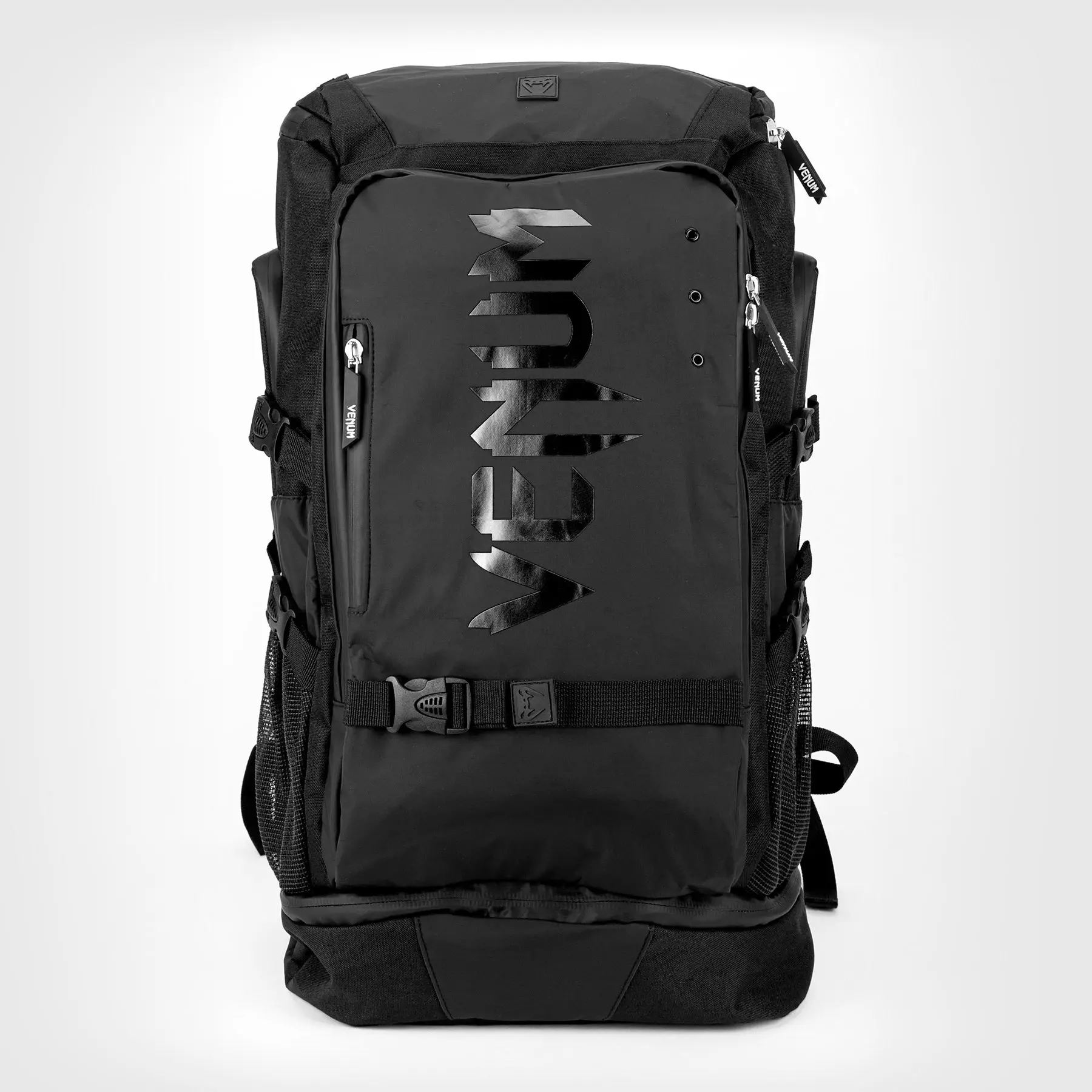 Venum Challenger Xtrem Evo BackPack (50-63L) с голямо лого Venum