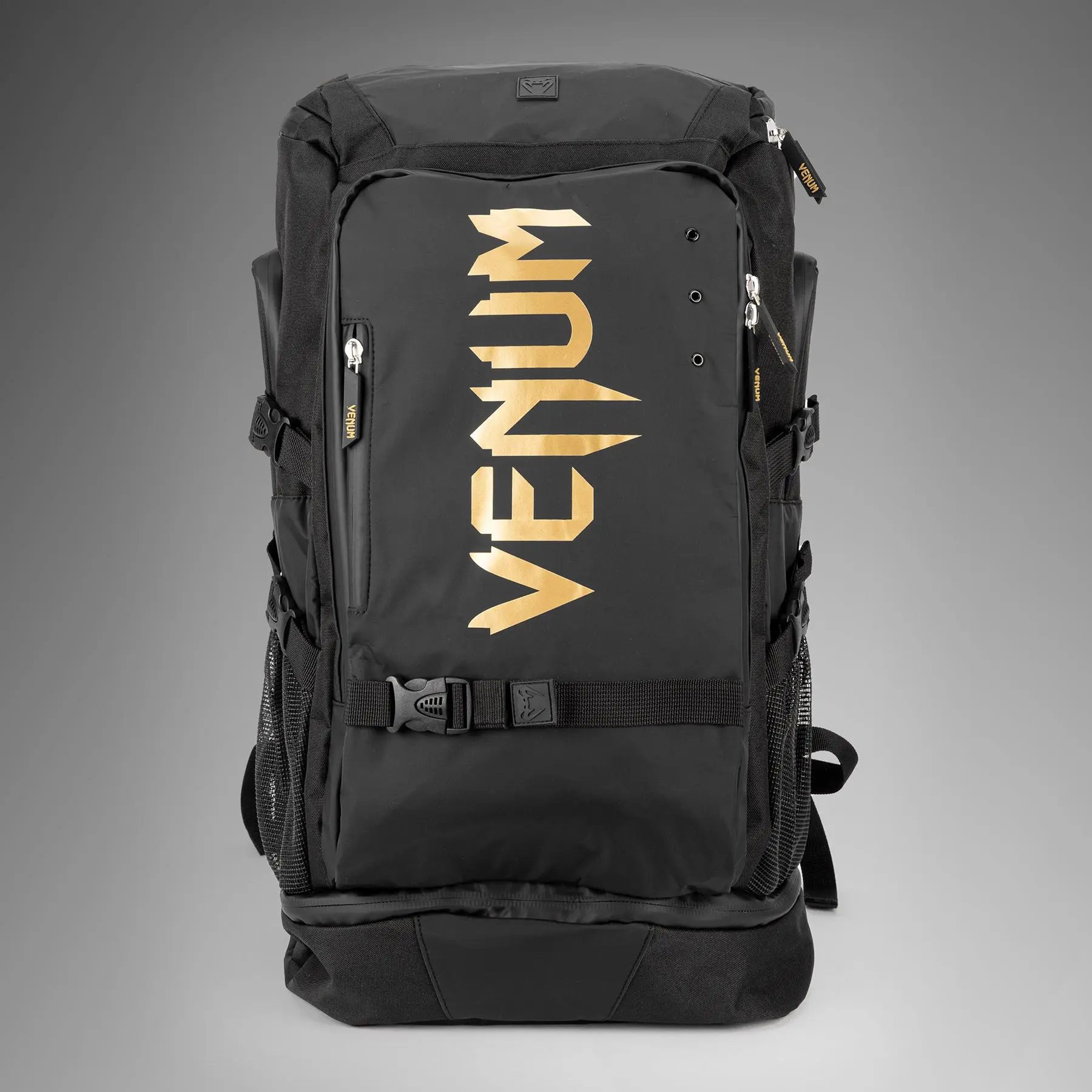 Venum Challenger Xtrem Evo BackPack (50-63L) - Black/Gold, преден изглед с логото VENUM