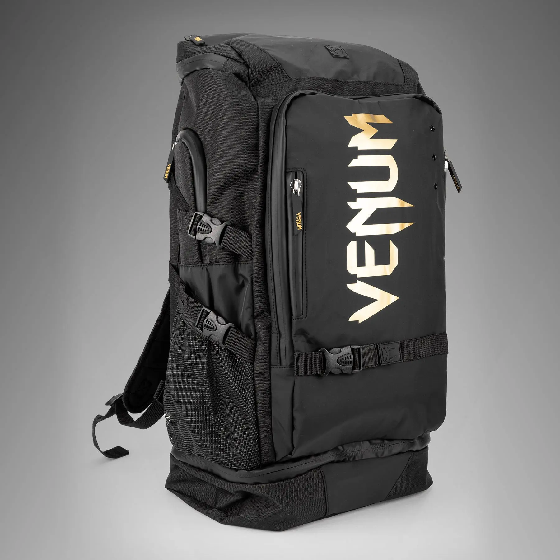 Venum Challenger Xtrem Evo BackPack (50-63L) - Black/Gold, страничен изглед