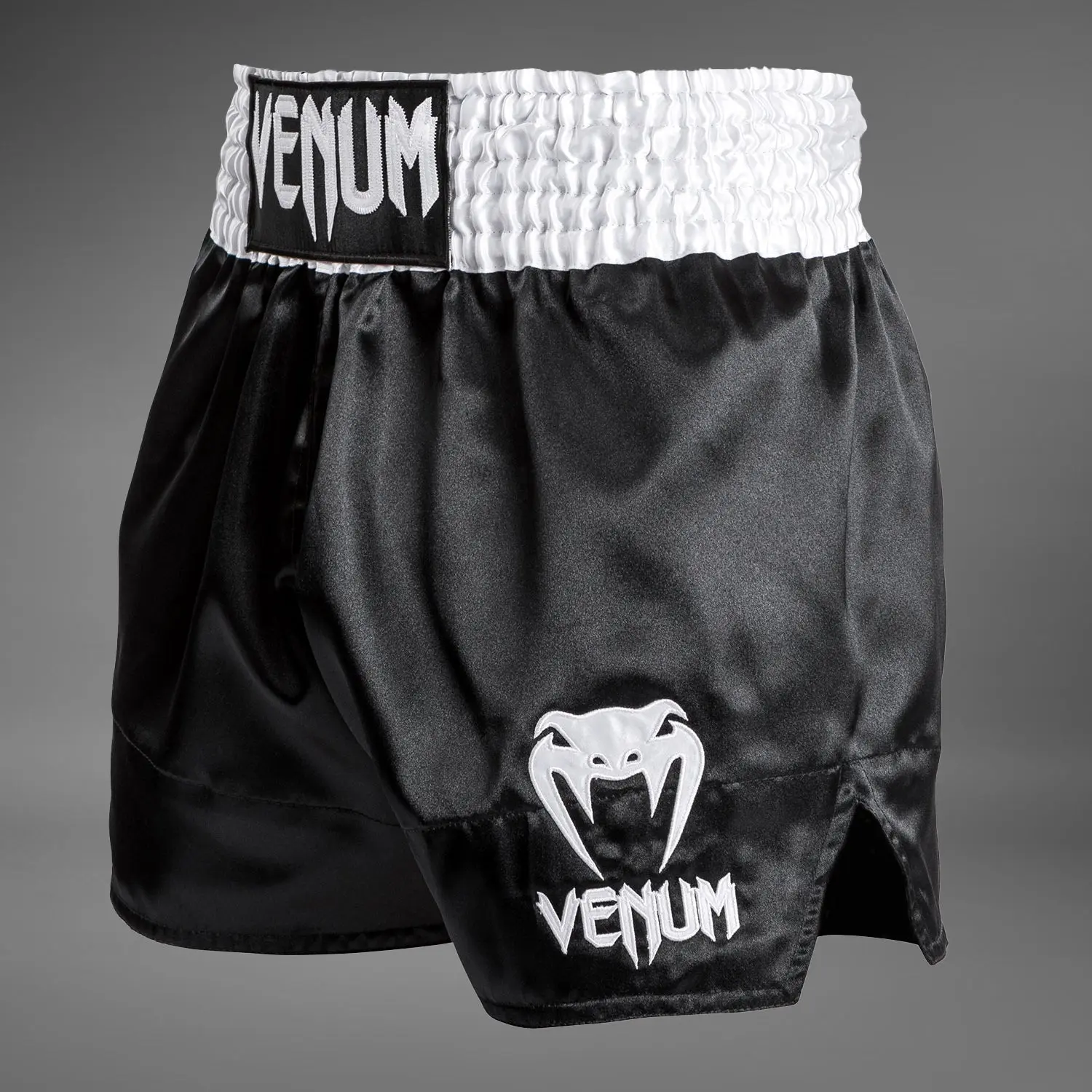 Муай Тай Шорти Venum Classic Muay Thai Short Black/White/White страничен изглед