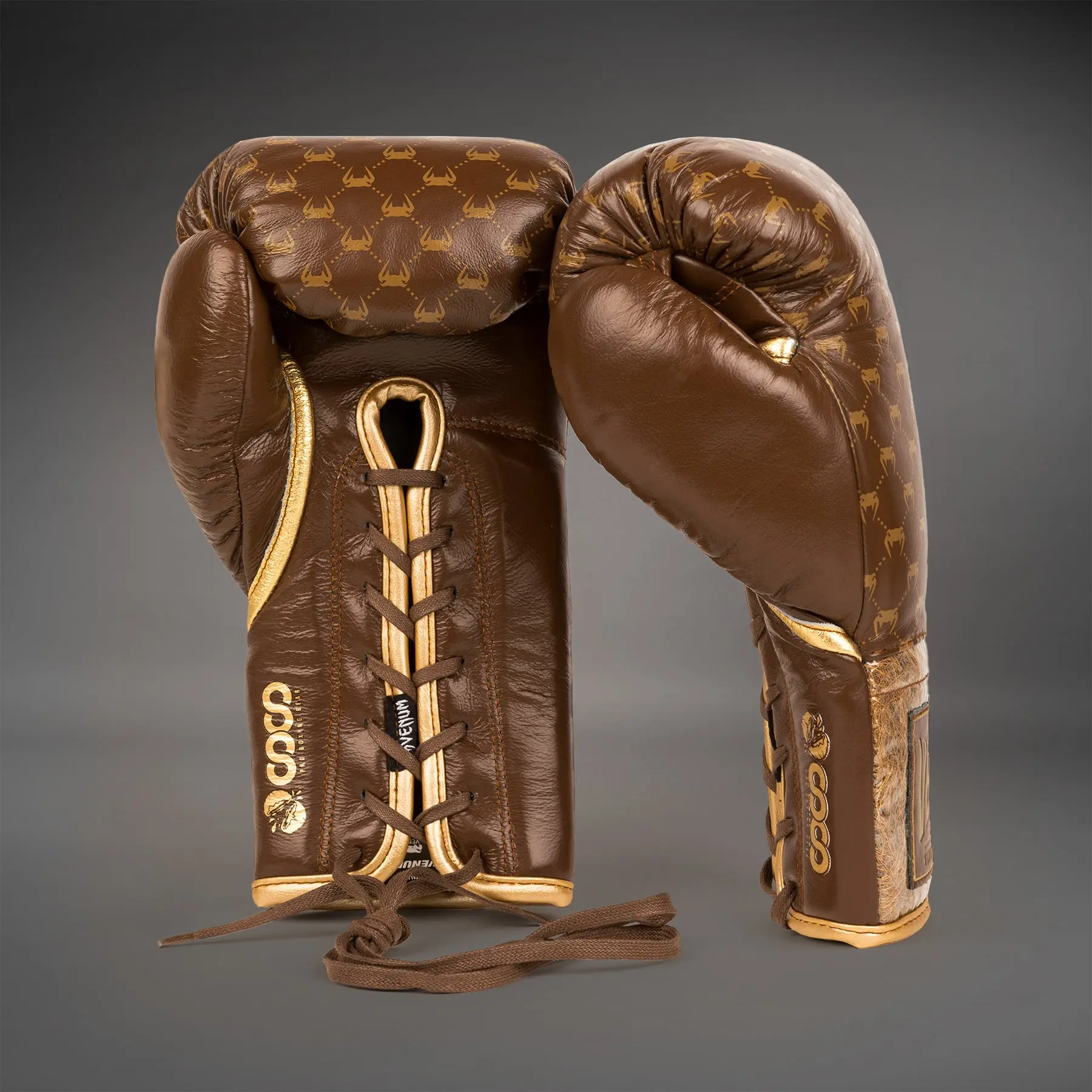 Venum Coco Monogram Pro Lace Up Boxing Gloves - Grizzly Brown отзад