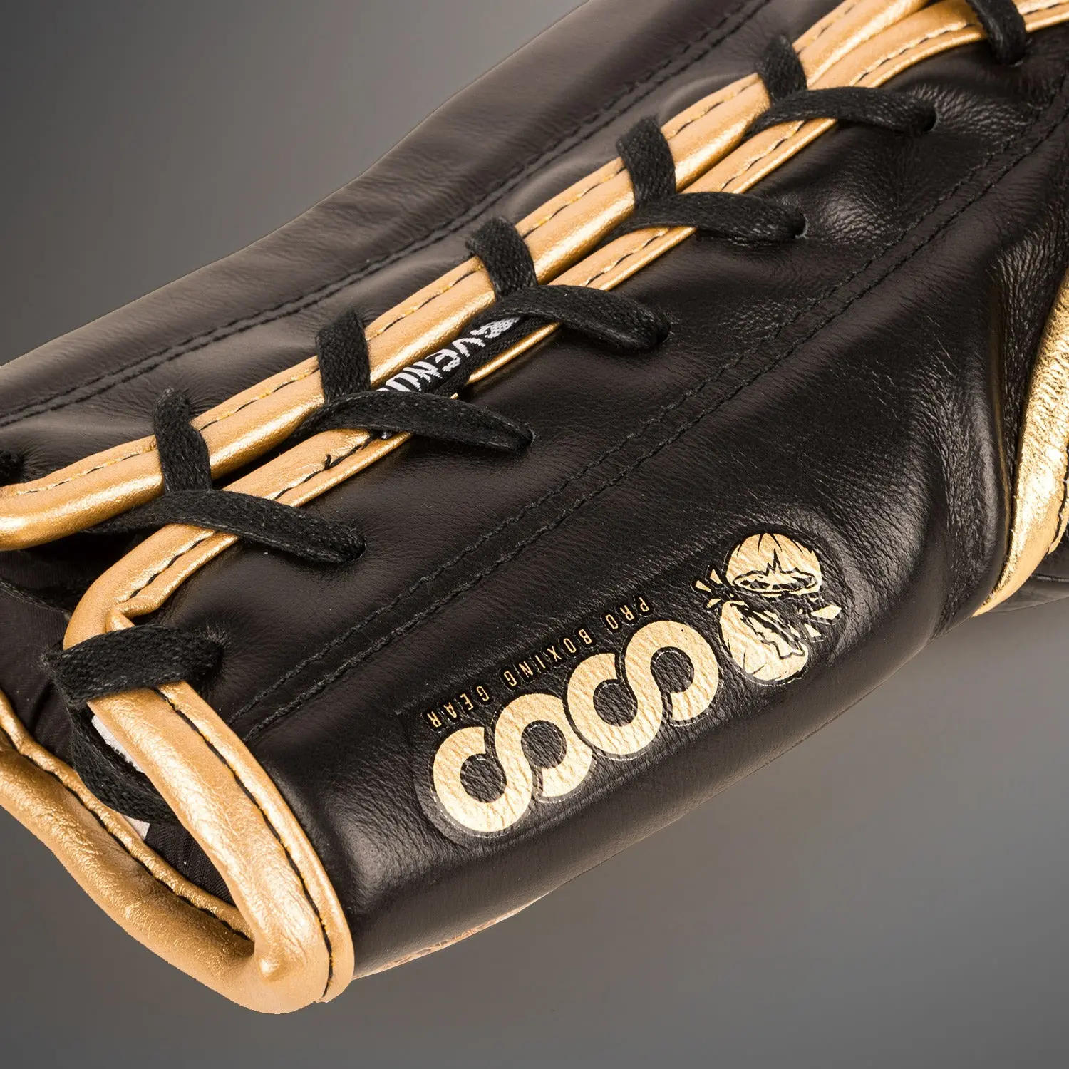 Venum Coco Monogram Pro Lace Up Boxing Gloves - Intense Black връзки и лого Coco