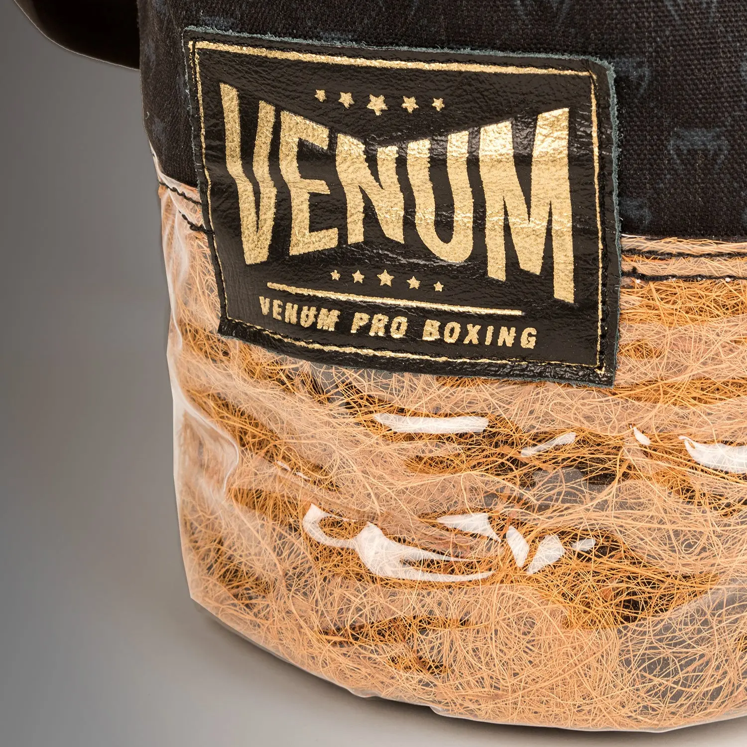 Venum Coco Monogram Pro Lace Up Boxing Gloves - Intense Black чанта за тренировка лого