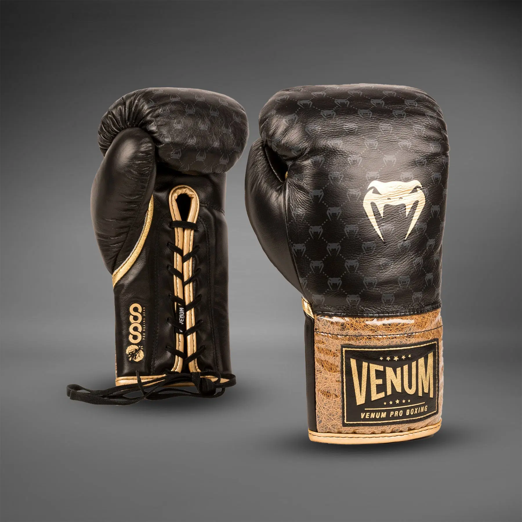Venum Coco Monogram Pro Lace Up Boxing Gloves - Intense Black преден изглед