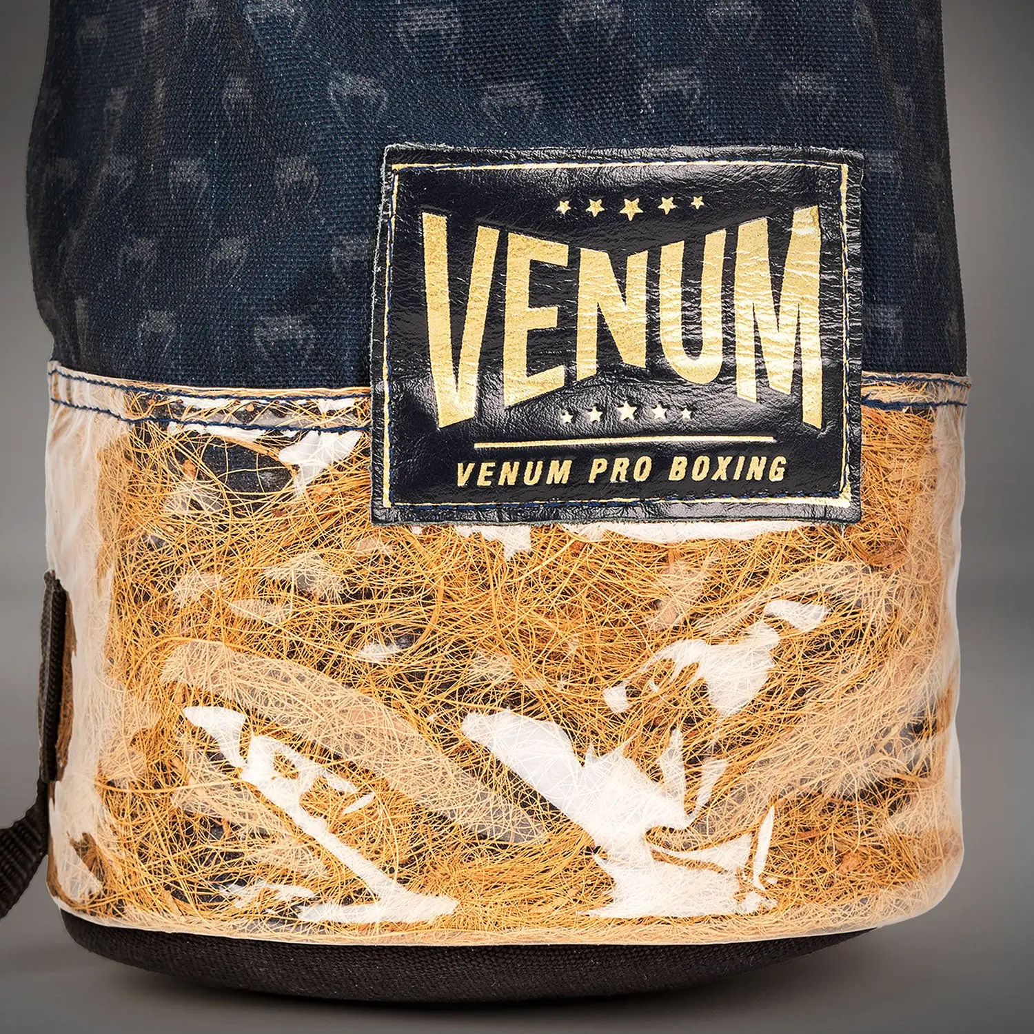 Venum Coco Monogram Pro Lace Up Boxing Gloves - State Blue детайл етикет чанта