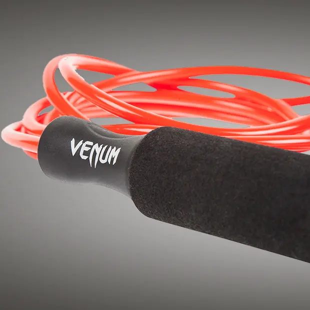 Въже за скачане Venum Competitor Weighted Jump Rope - детайл, дръжка
