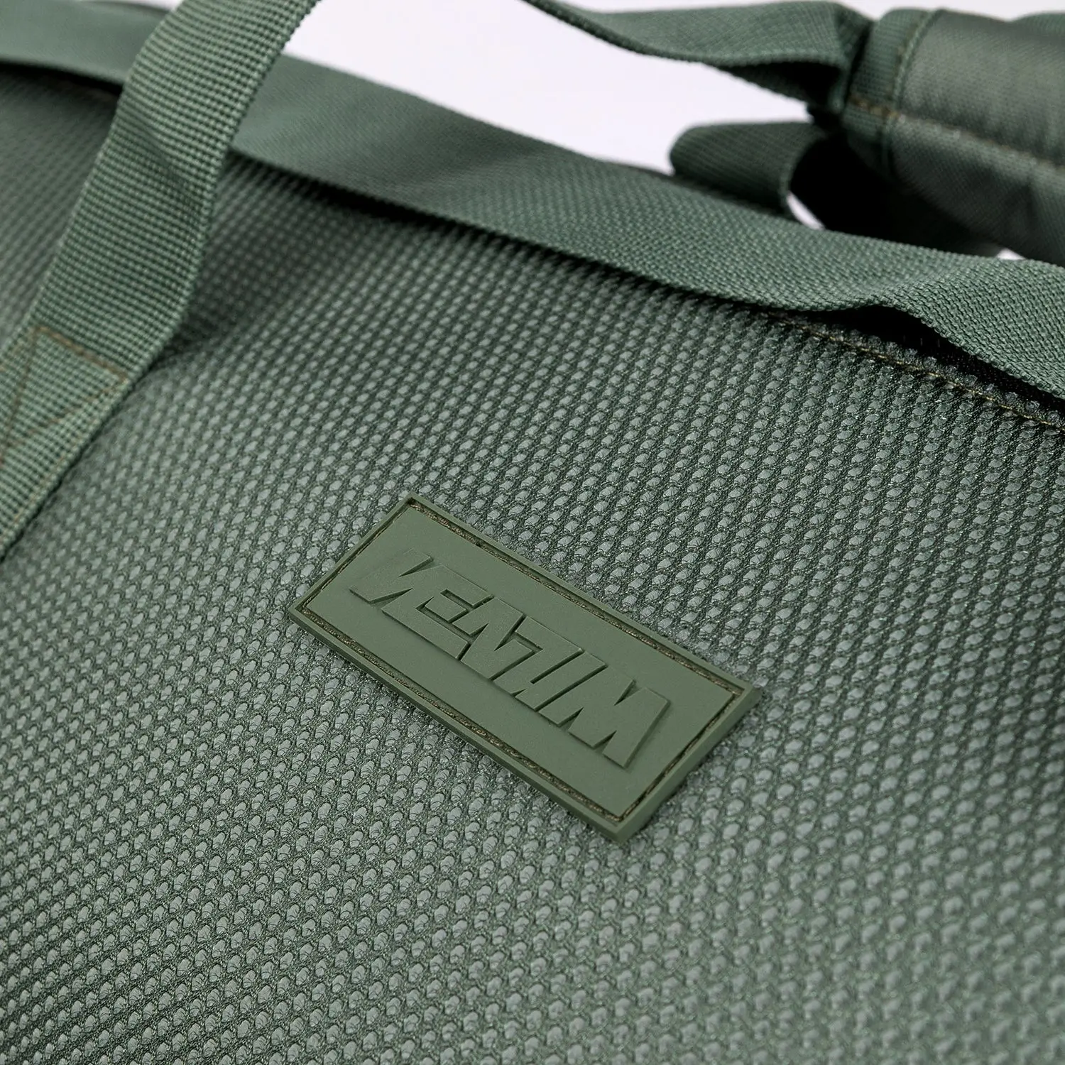 Venum Connect XL Duffle Bag - Khaki, детайл с правоъгълно лого Venum