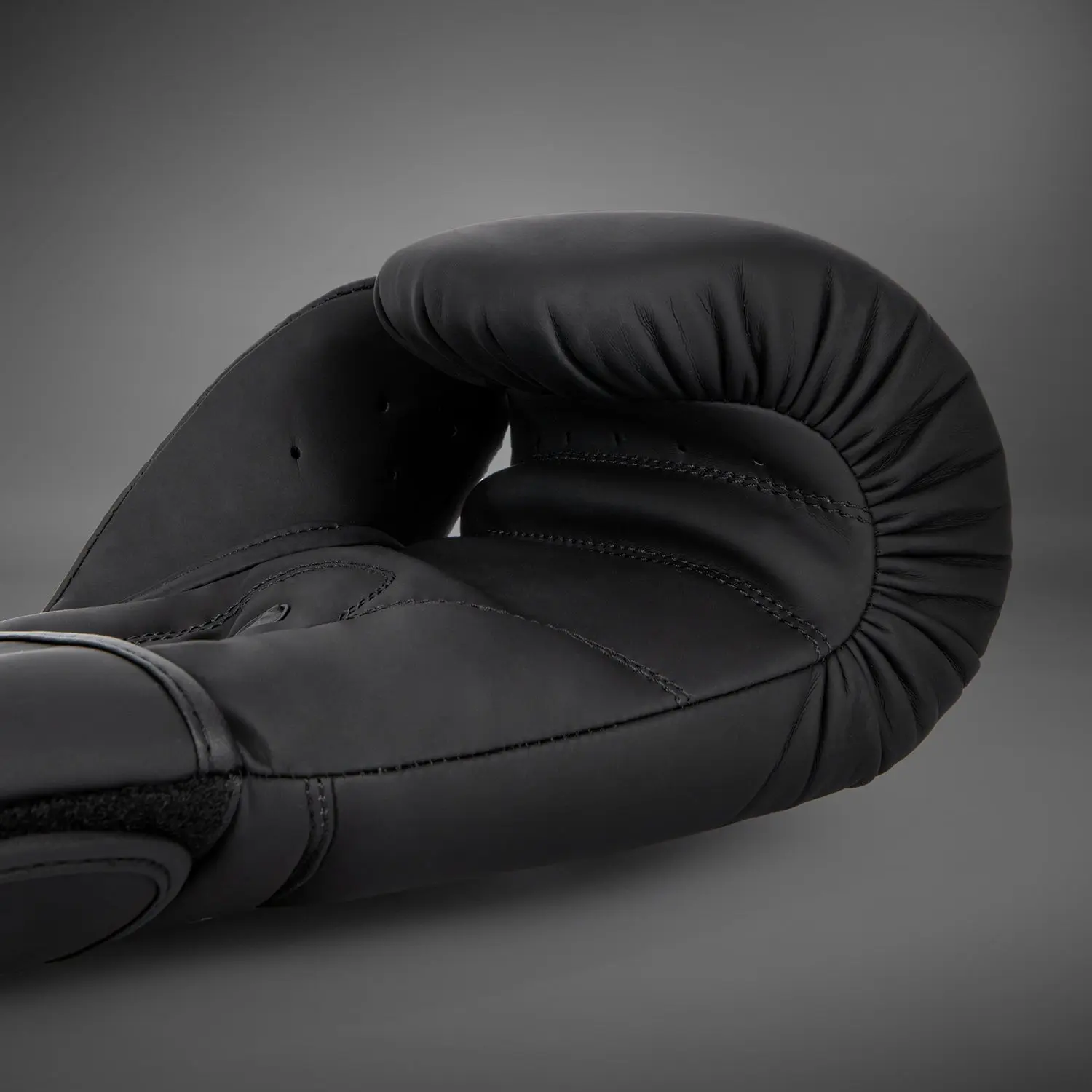 Venum Contender 1.5 боксови ръкавици – страничен изглед на една ръкавица