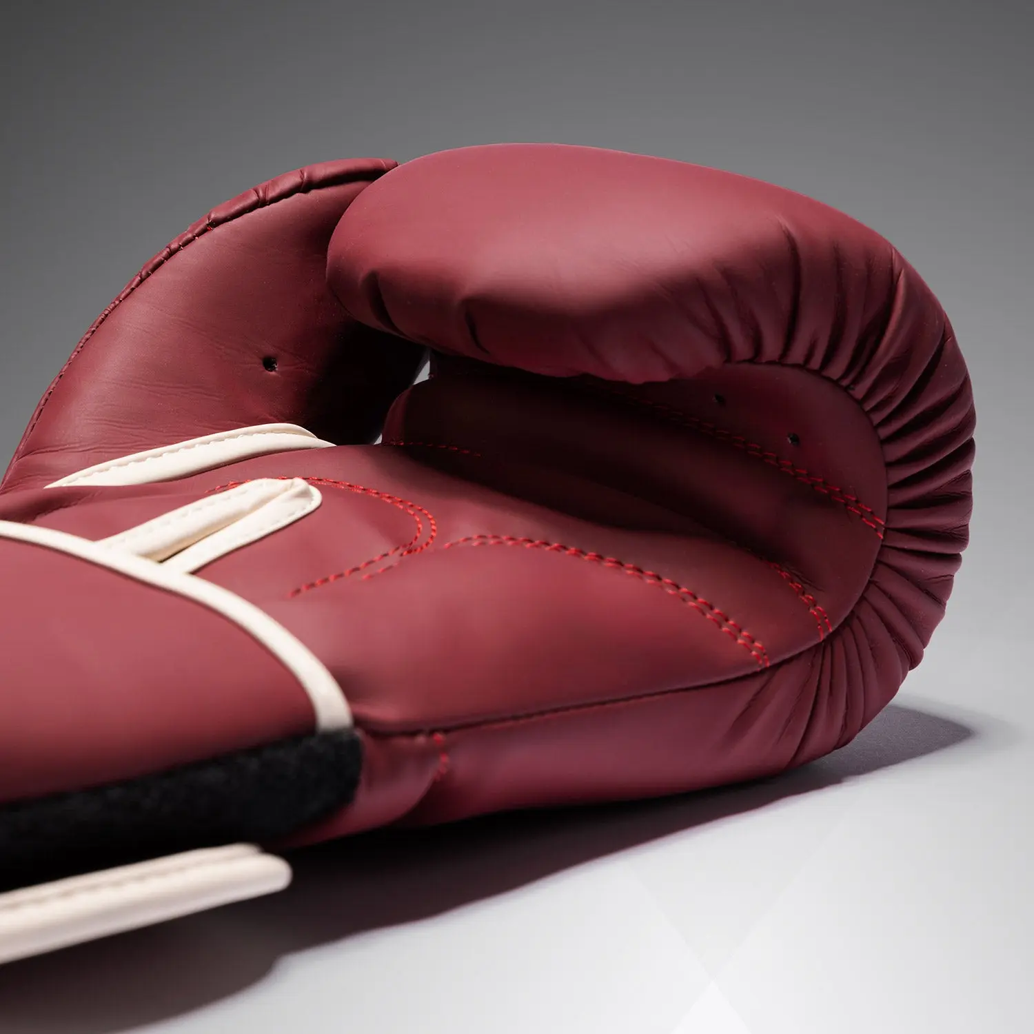 Venum Contender 1.5 Boxing Gloves - Burgundy/ Sand страничен изглед