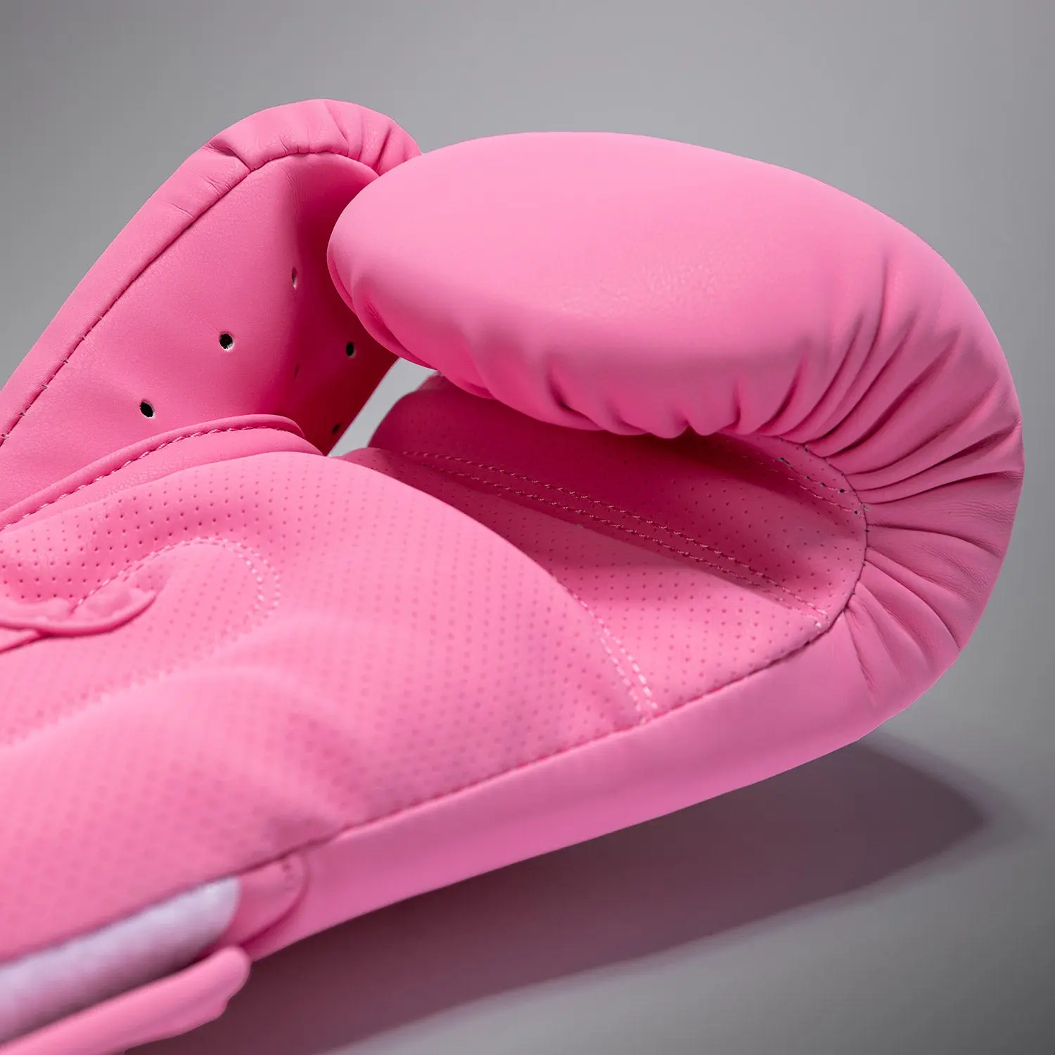 Venum Contender 1.5 Boxing Gloves - Candy Pink, детайлен изглед на вътрешността