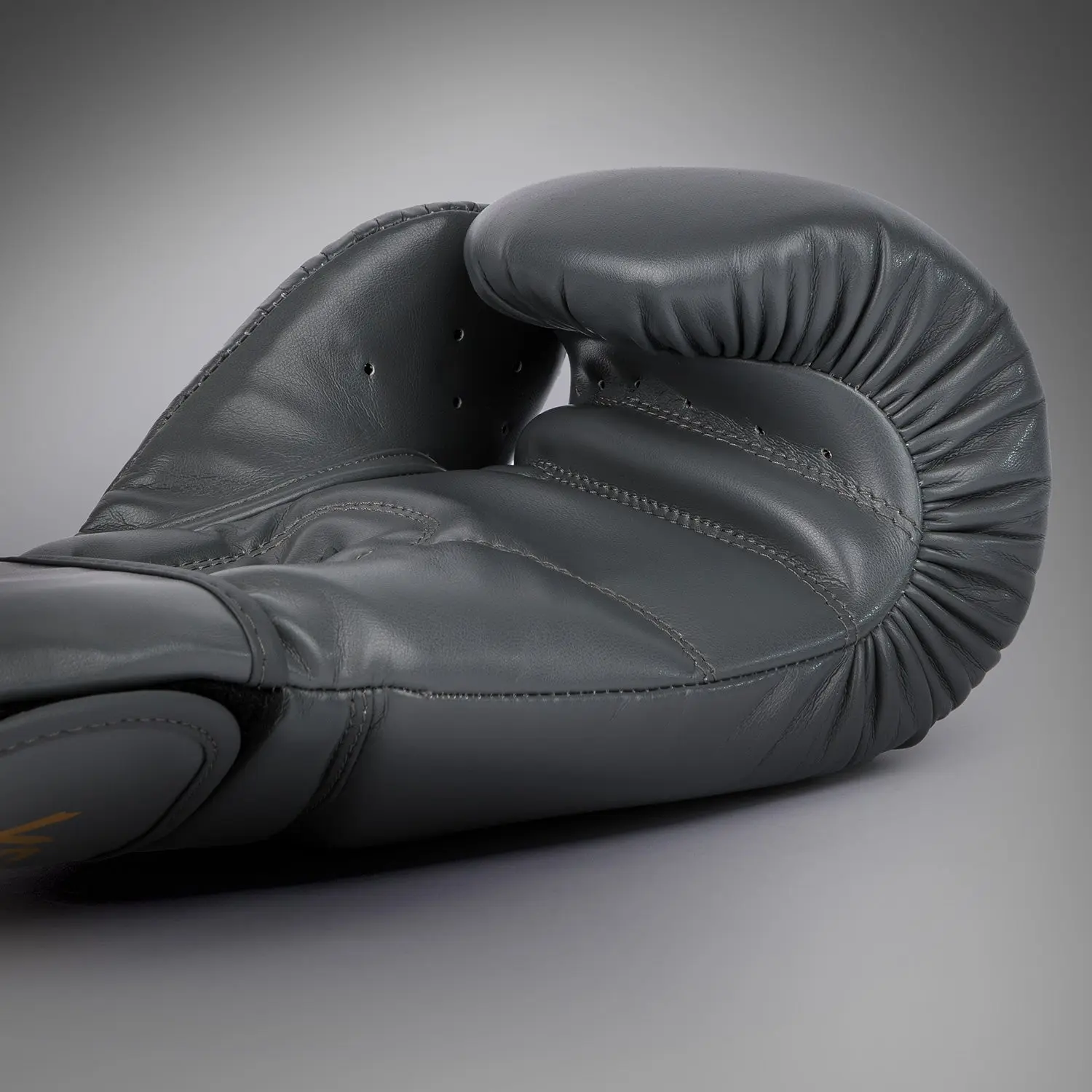 Venum Contender 1.5 Kids Boxing Gloves - Graphite/Gold, детайл