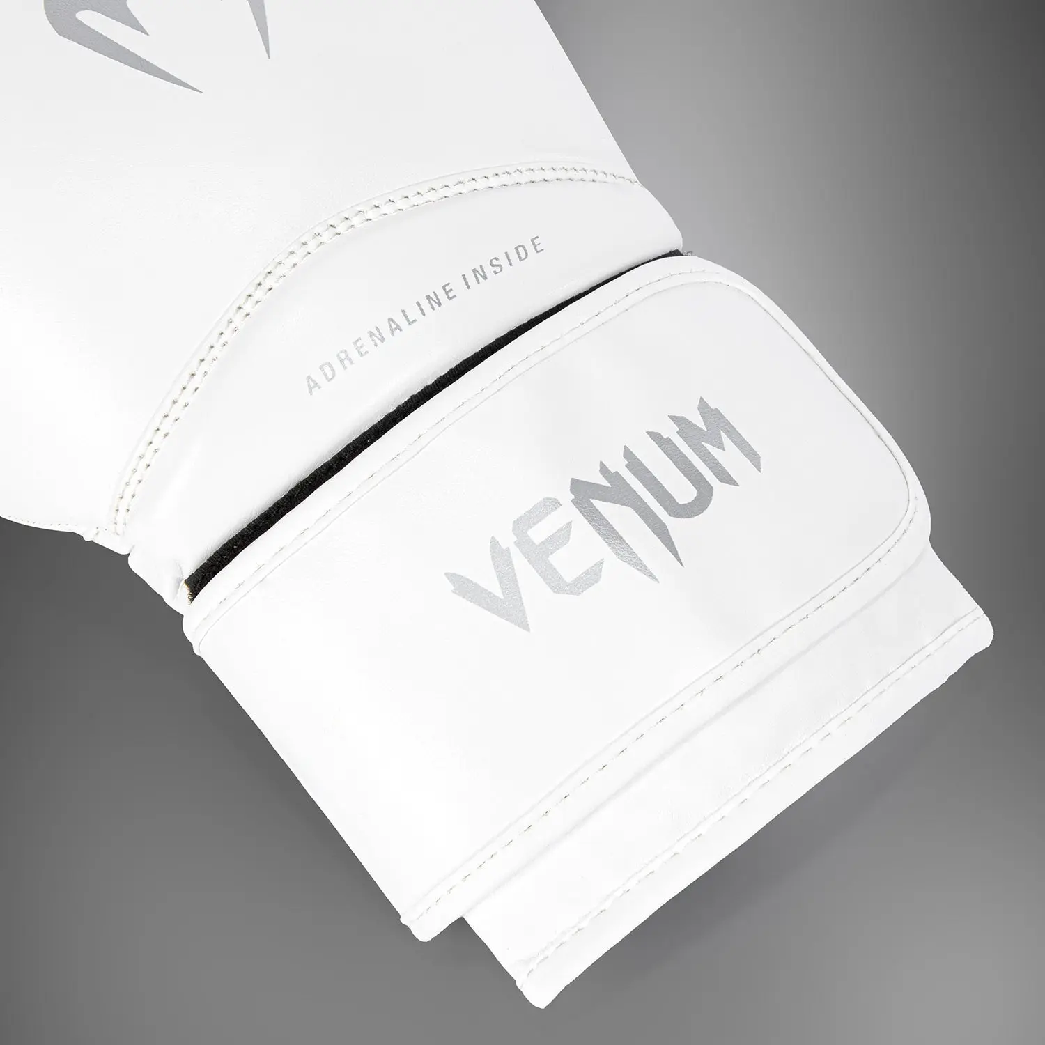 Venum Contender 1.5 Kids Boxing Gloves - White/Silver детайл