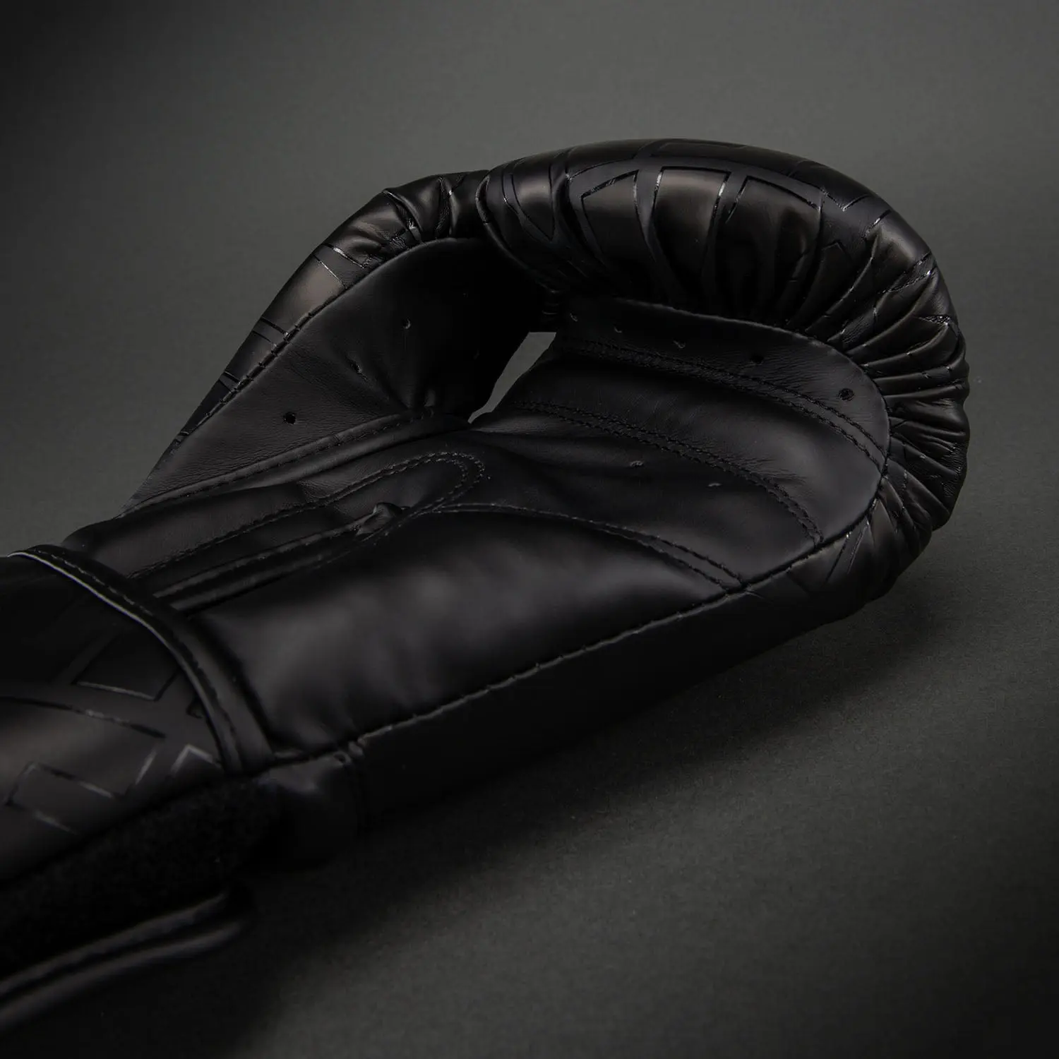 Venum Contender 1.5 XT 3D ръкавици за бокс - Черно/Златисто, вътрешен изглед