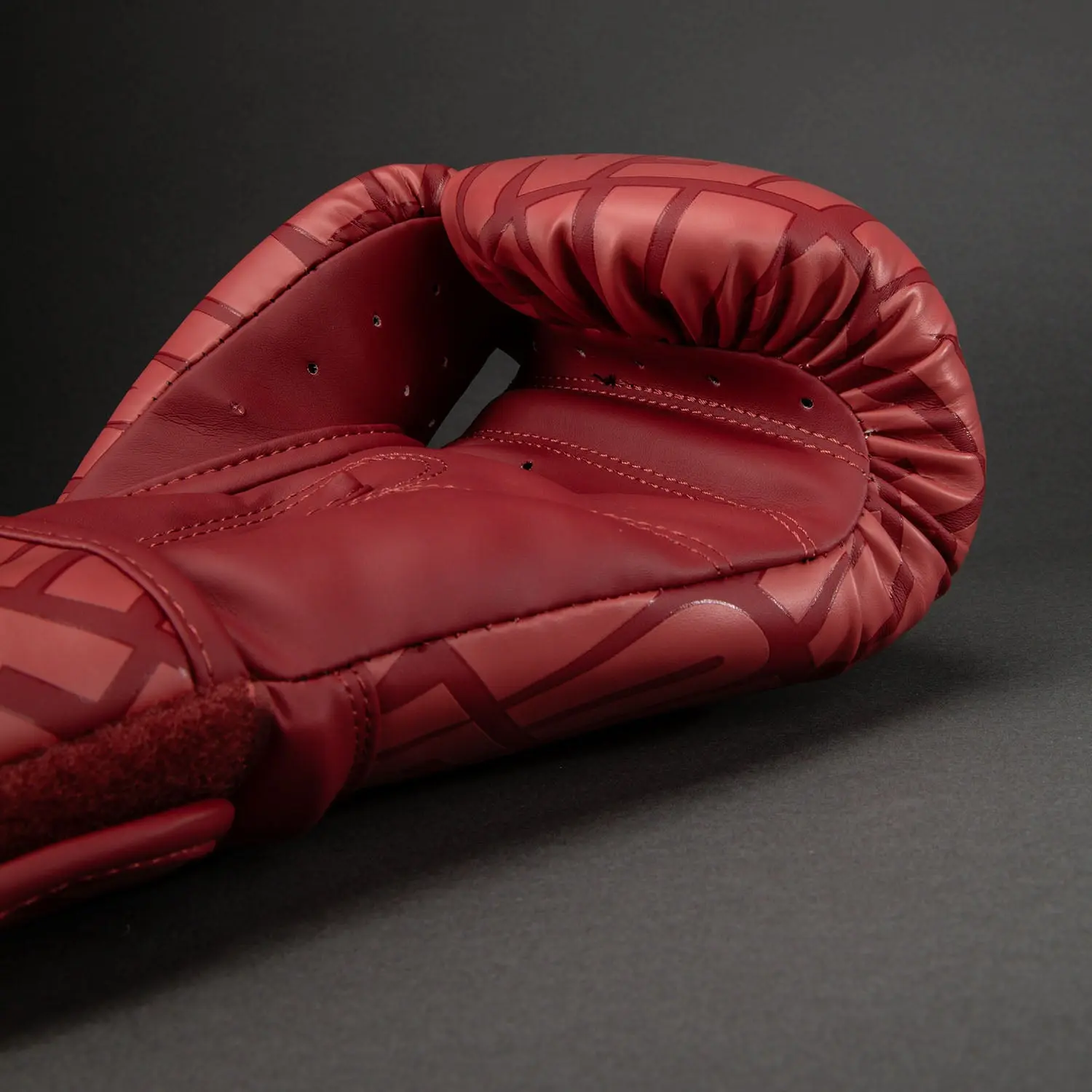 Venum Contender 1.5 XT 3D Boxing Gloves - Cherry Red/ White, страничен изглед, отвори за вентилация