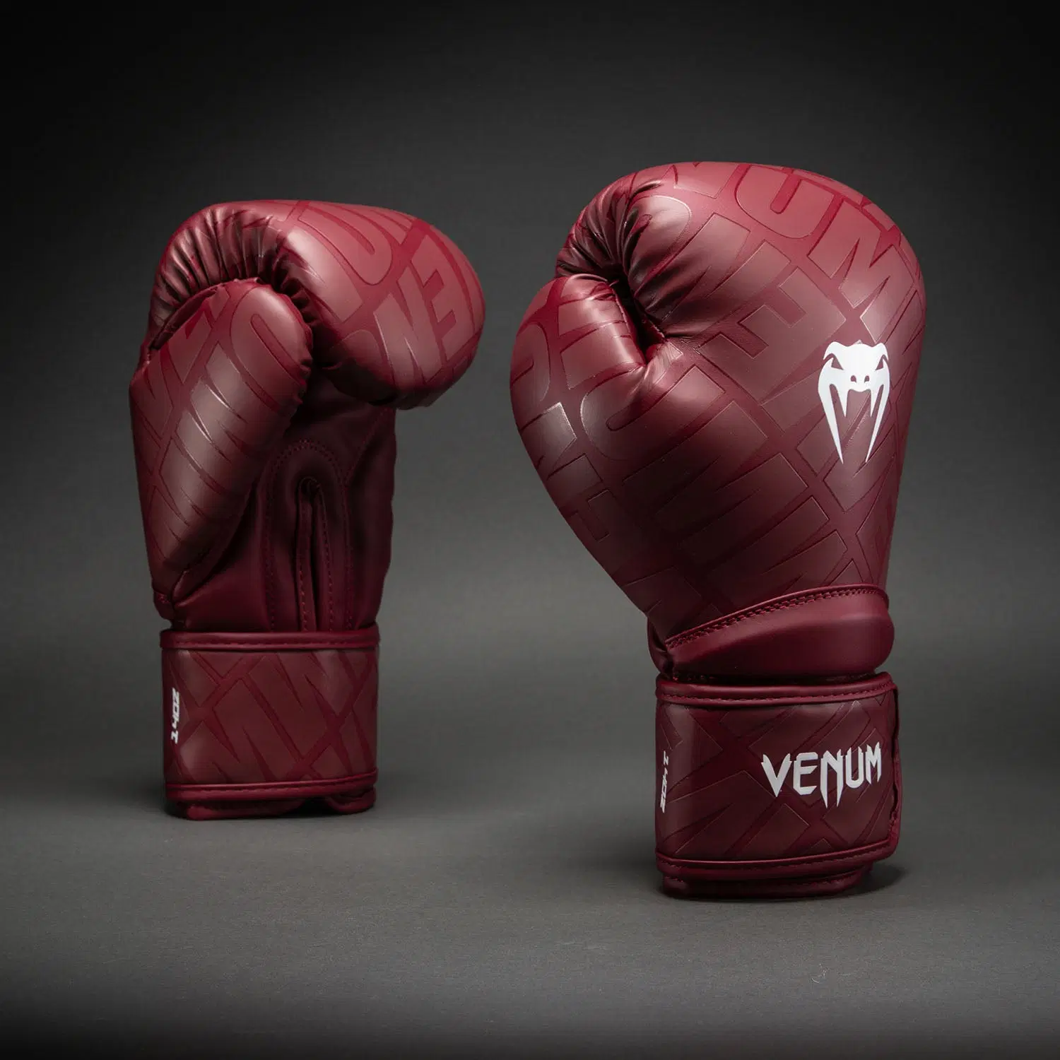 Venum Contender 1.5 XT 3D боксови ръкавици - Dark Red, преден изглед