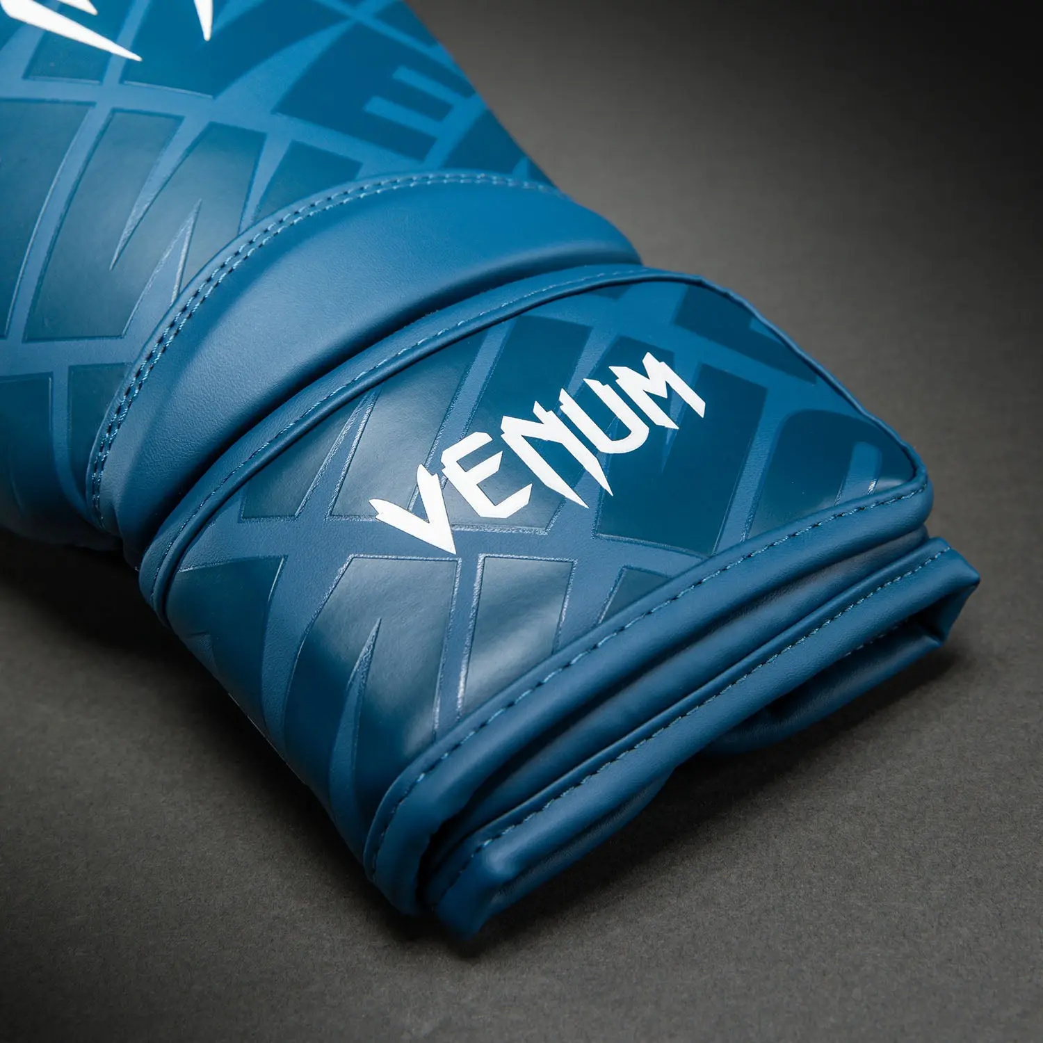 Venum Contender 1.5 XT 3D Boxing Gloves - Navy Blue лого Venum
