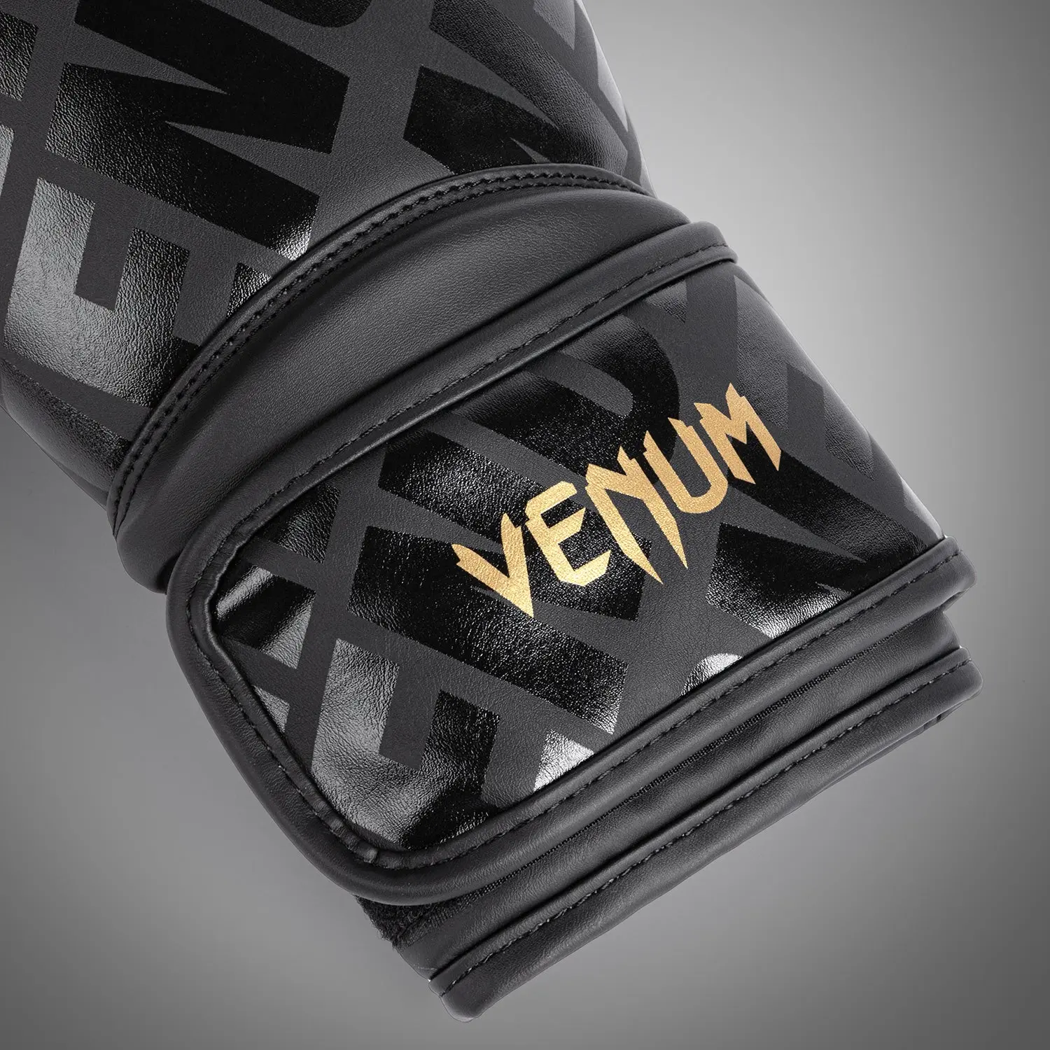 Venum Contender 1.5 XT Boxing Gloves - Black/Gold лого Venum