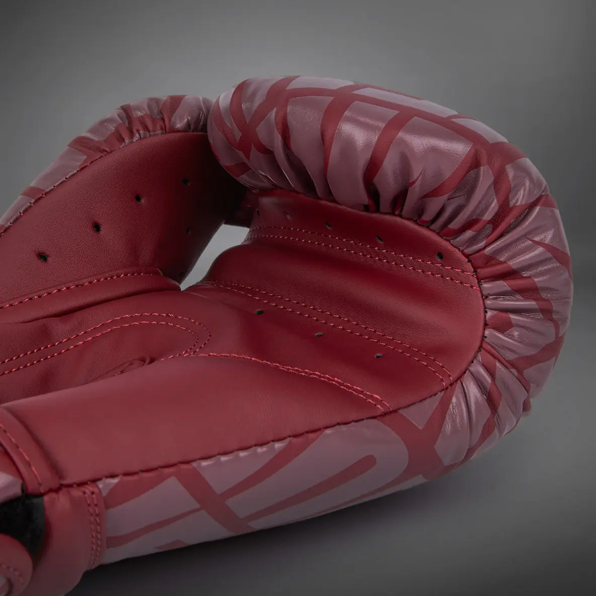Venum Contender 1.5 XT Boxing Gloves Burgundy/White детайл на шевове