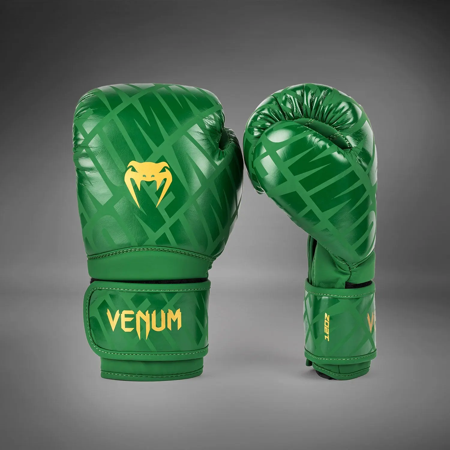 БОКСОВИ РЪКАВИЦИ - Venum Contender 1.5 XT Boxing Gloves - Forest Green - преден изглед с логото Venum