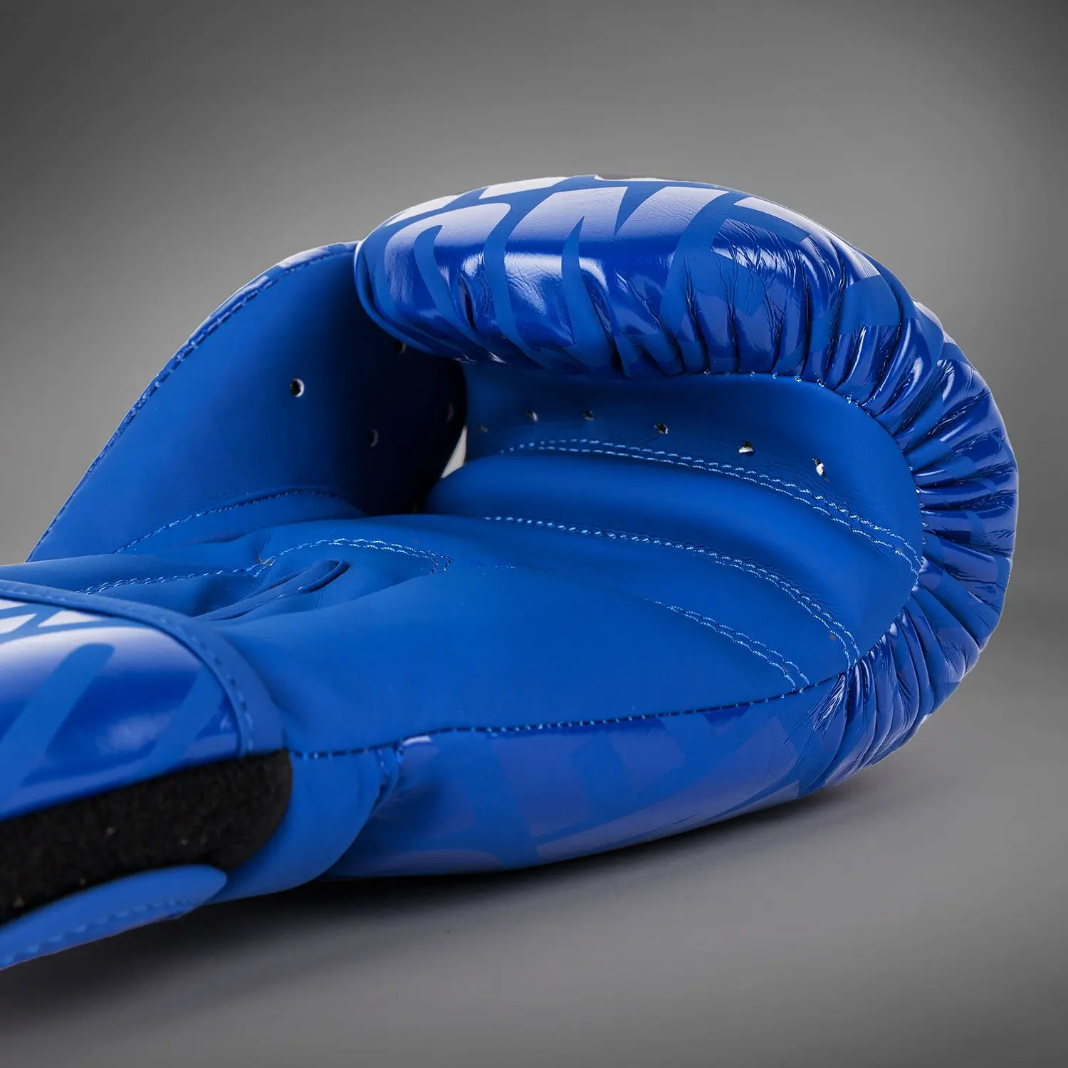 Venum Contender 1.5 XT Boxing Gloves - Royal Blue детайлен изглед