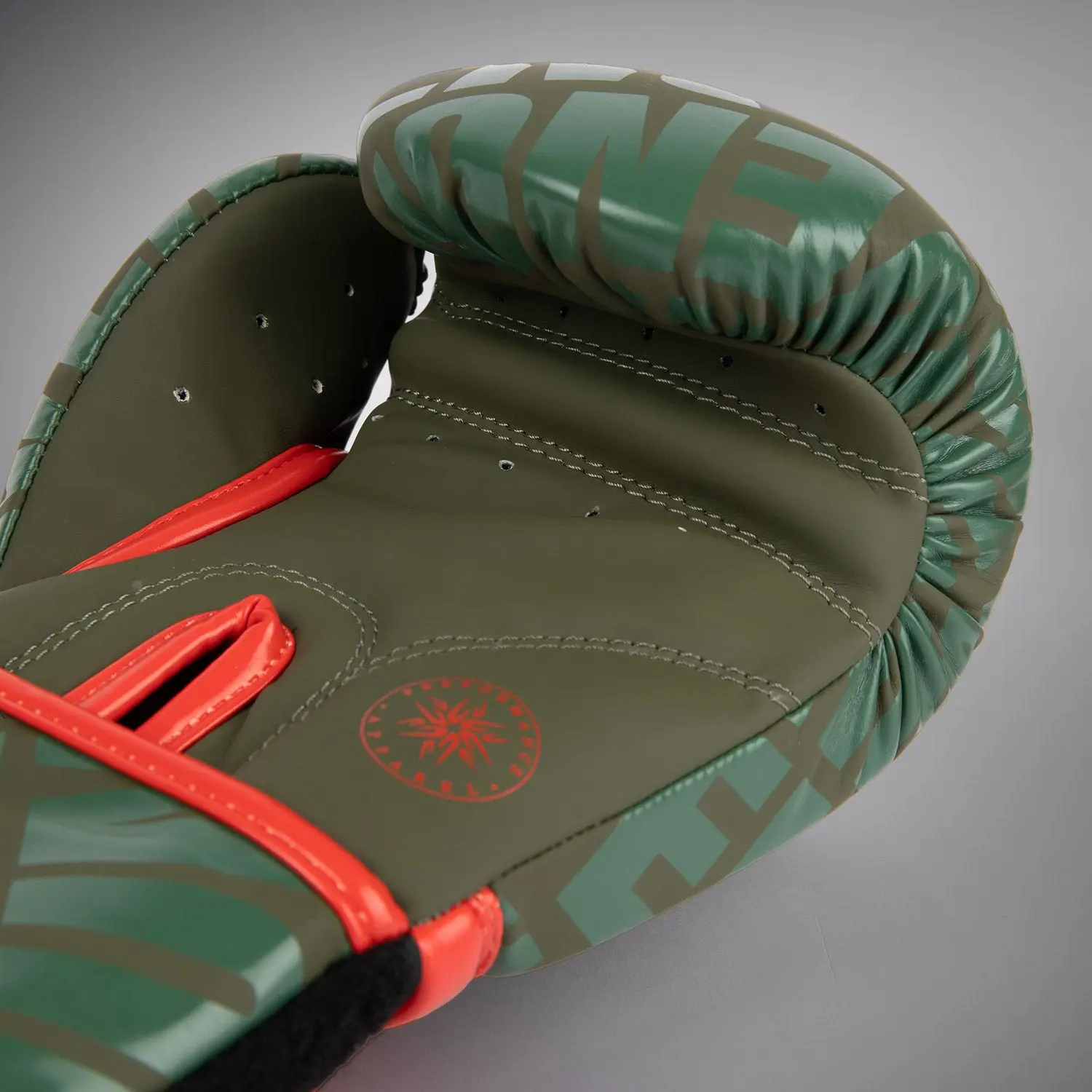 Venum Contender 1.5 XT Kids Boxing Gloves - Army Green - детайлен изглед на вътрешната част
