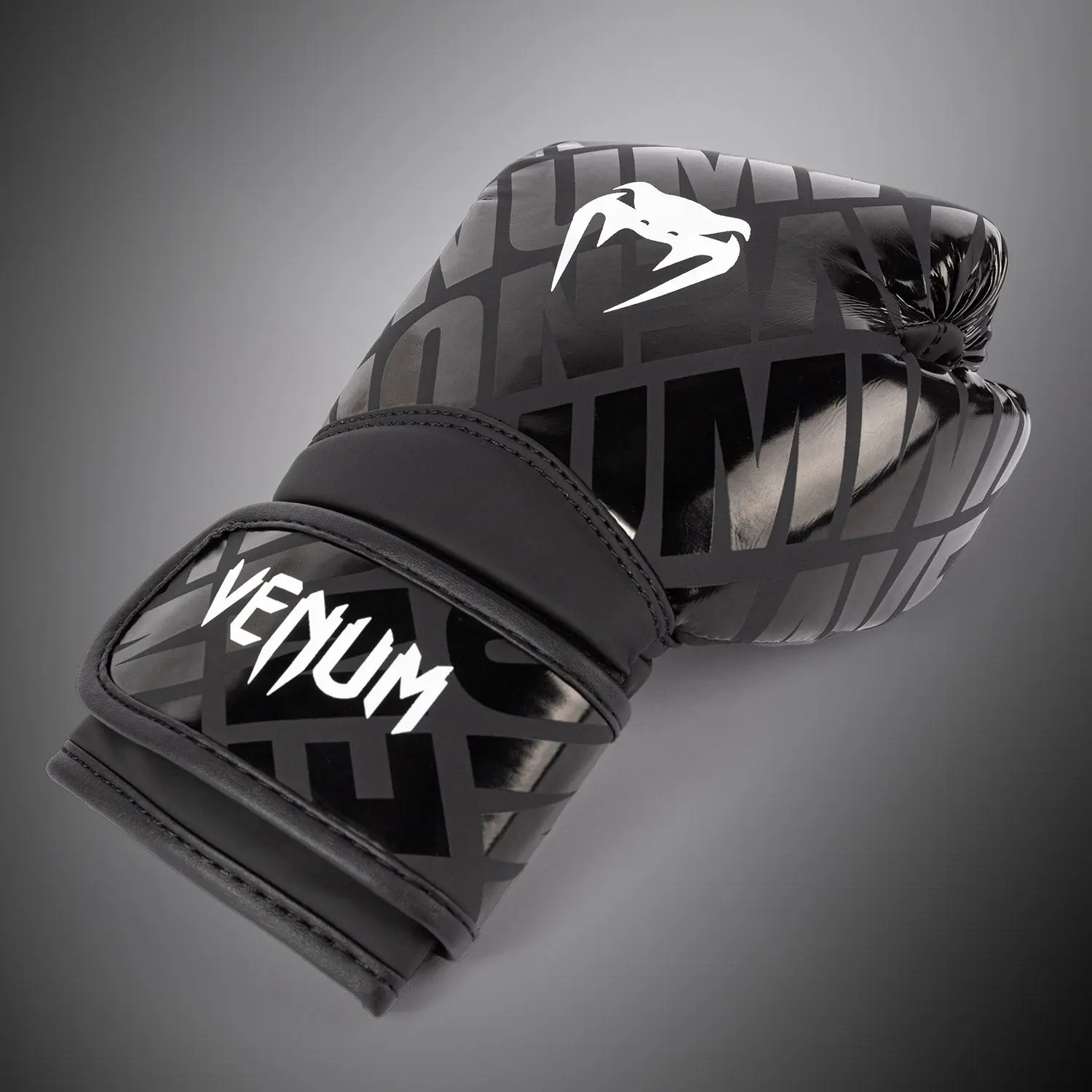 Venum Contender 1.5 XT Kids Boxing Gloves - Black изглед отгоре