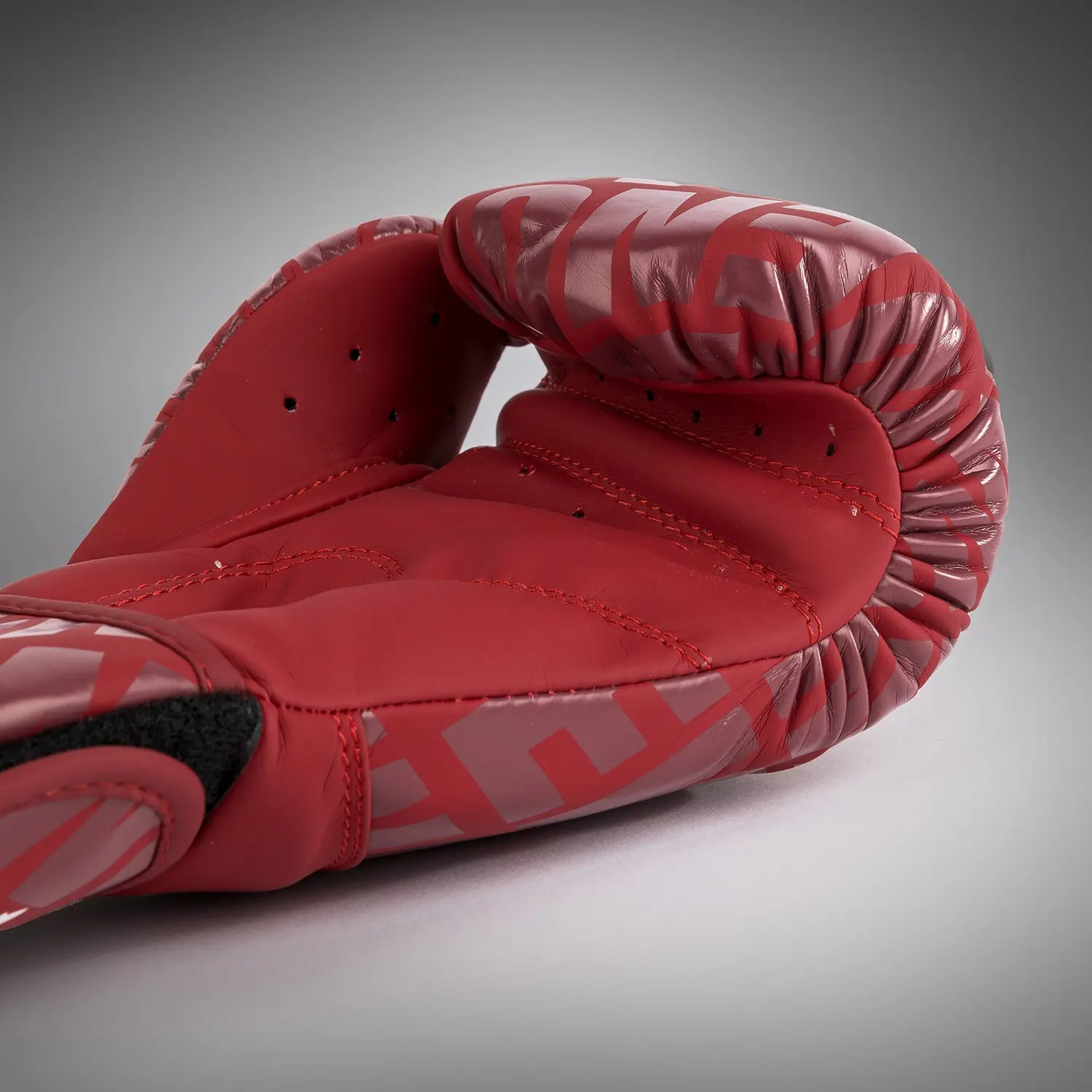 Venum Contender 1.5 XT Kids Boxing Gloves - White-Burgundy, изглед отстрани