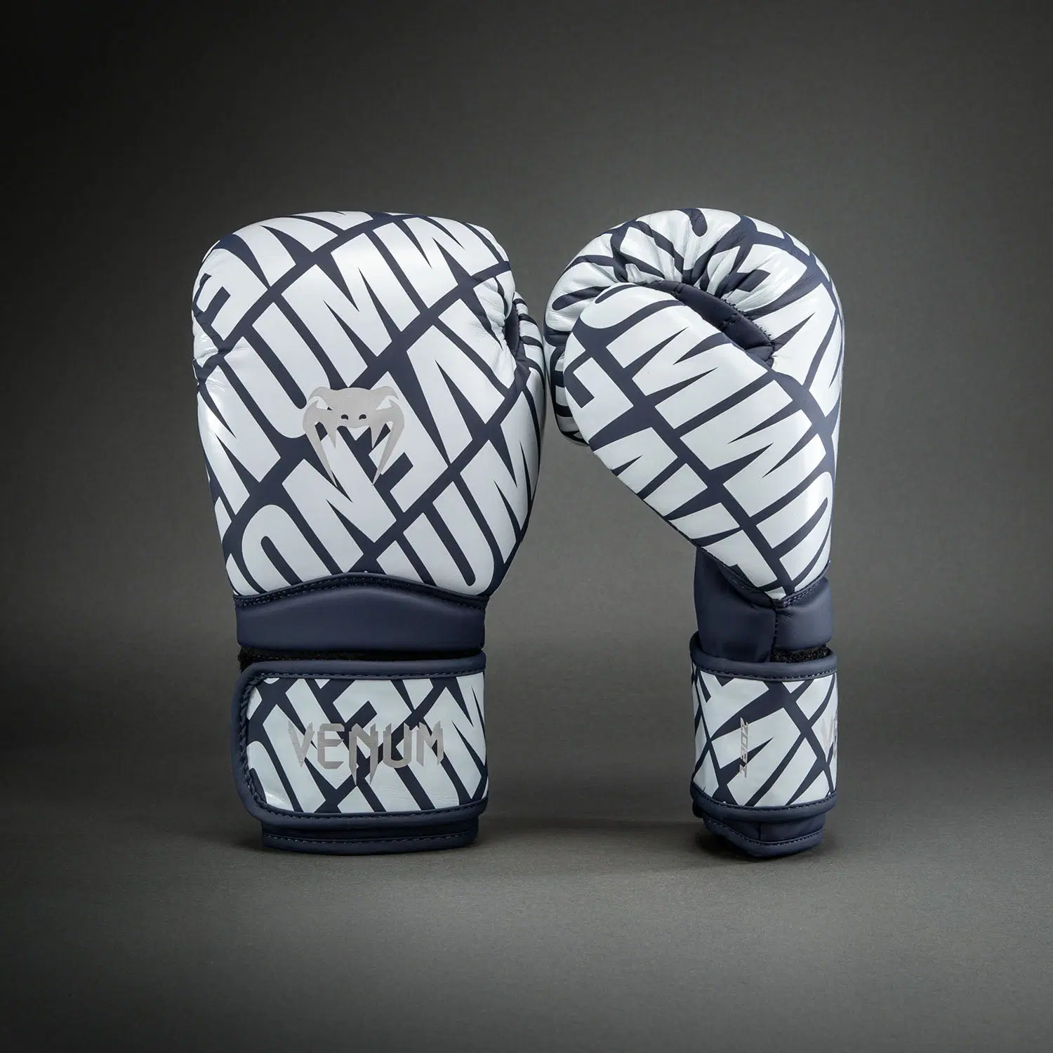 Venum Contender 1.5XT Boxing Gloves - Dark Navy/Off White, преден изглед