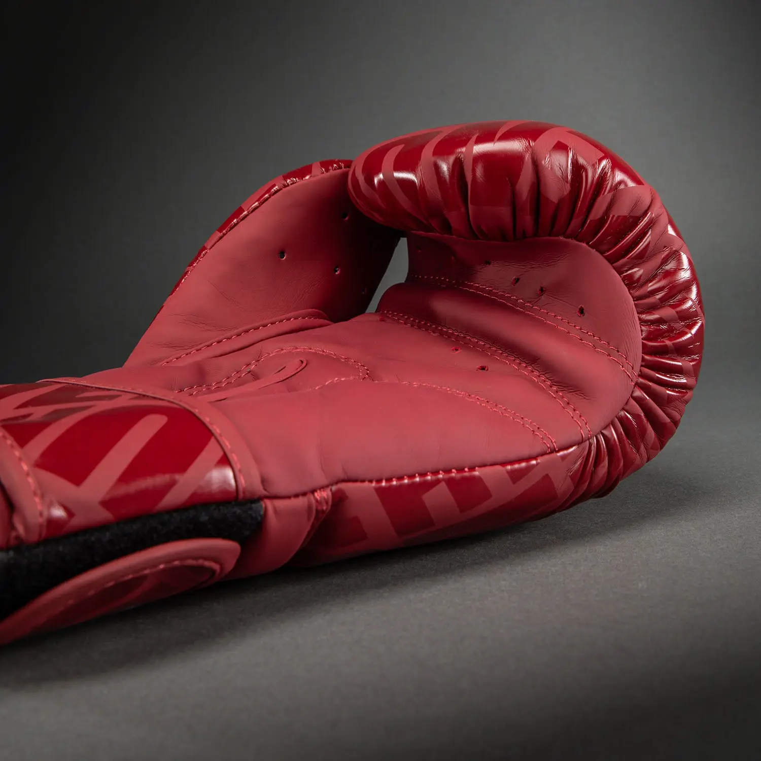 Venum Contender 1.5XT Boxing Gloves - Glossy Burgundy, страничен изглед