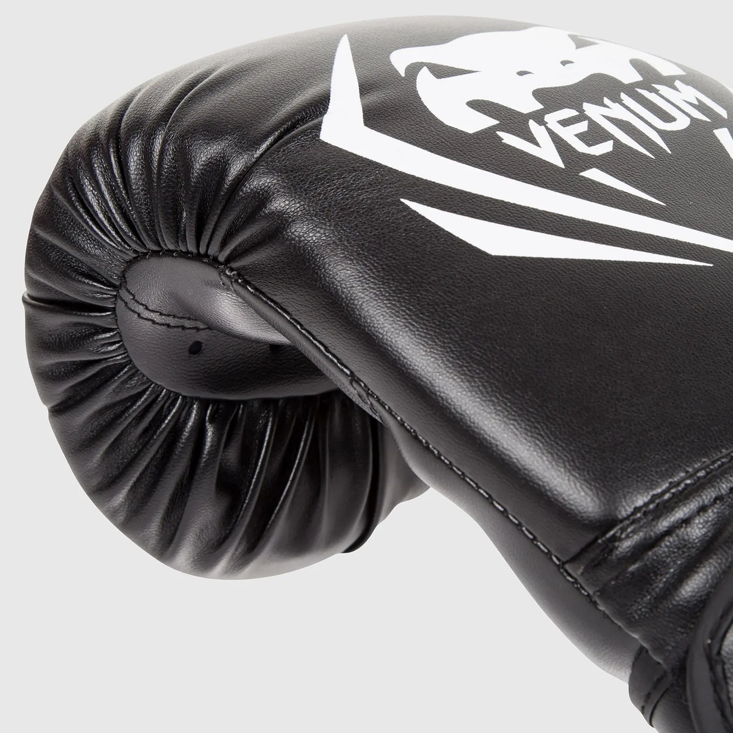 Venum Contender Boxing Gloves черен материал