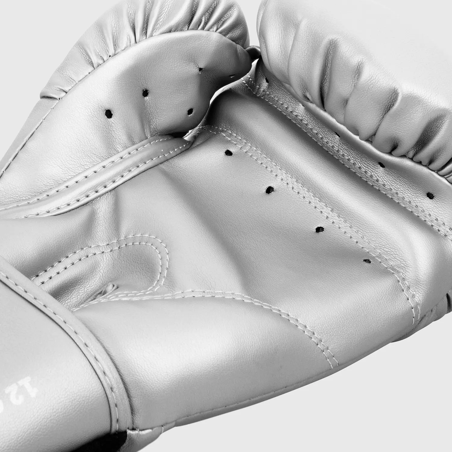Venum Contender Boxing Gloves - Silver/Silver детайл с размера и отвори за вентилация