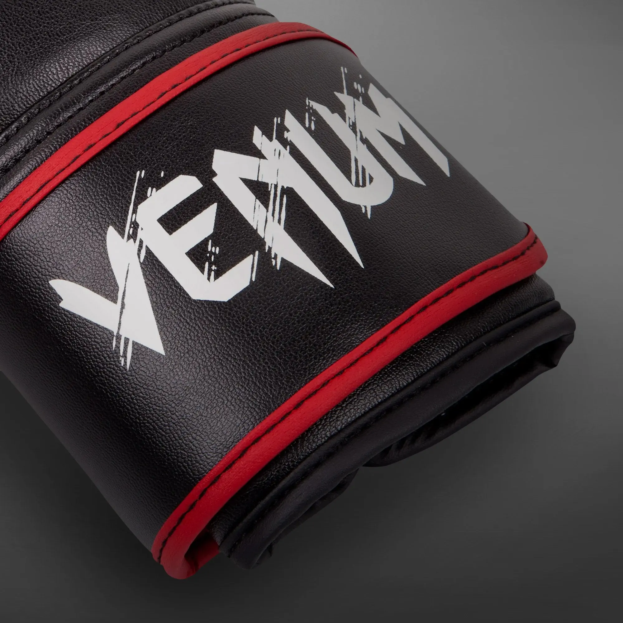 Boskovi rakvici Venum Contender Kids Boxing Gloves crno crvene logo