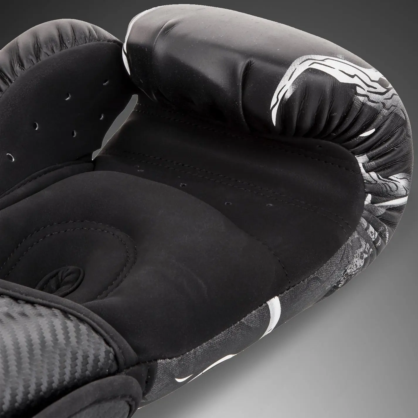 Venum Dragon's Flight Boxing Gloves - Black/Black вътрешна част